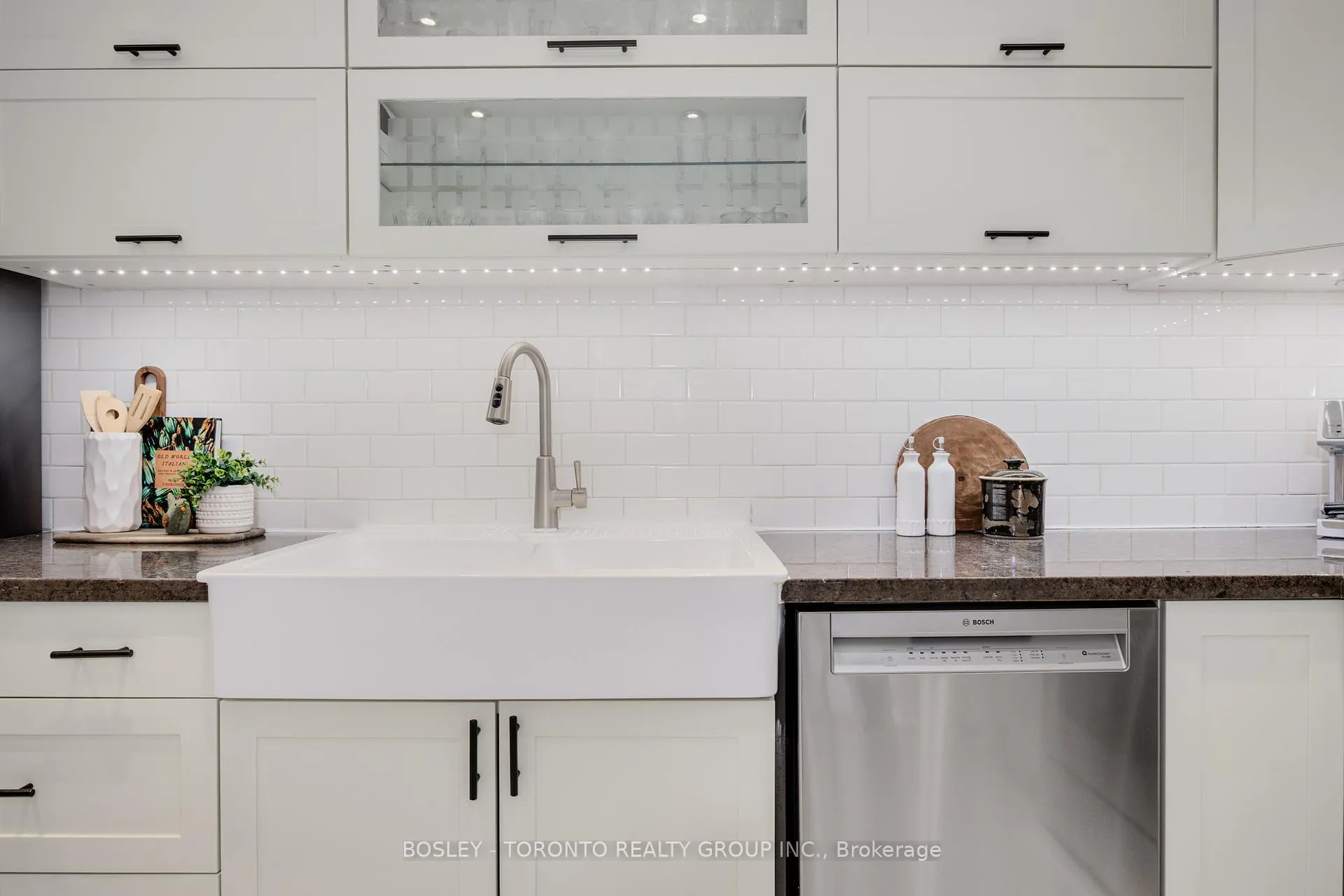 Photo 16 of Unit 25, 1666 Queen Street E, Toronto, Greenwood-Coxwell — HOMEH