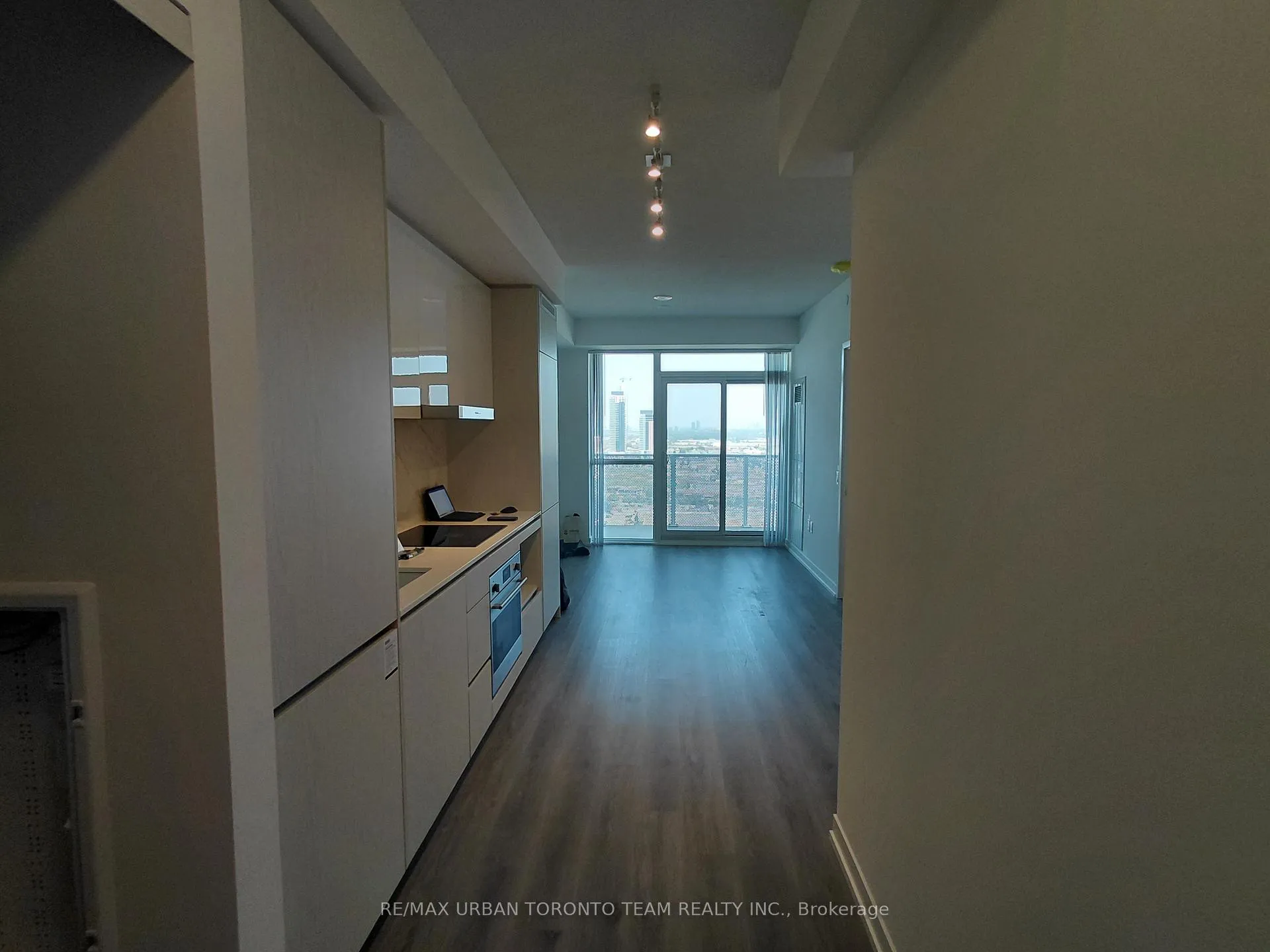 Photo 2 of Unit 3007, 28 Interchange Way, Vaughan, Vaughan Corporate Centre — HOMEH