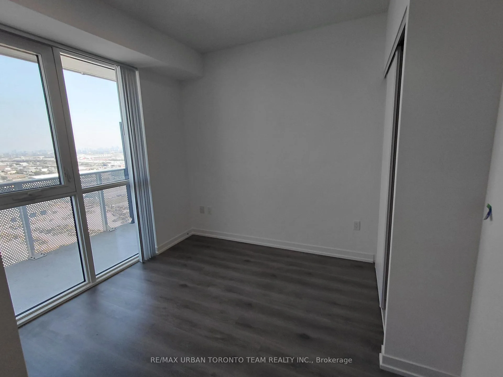 Photo 8 of Unit 3007, 28 Interchange Way, Vaughan, Vaughan Corporate Centre — HOMEH