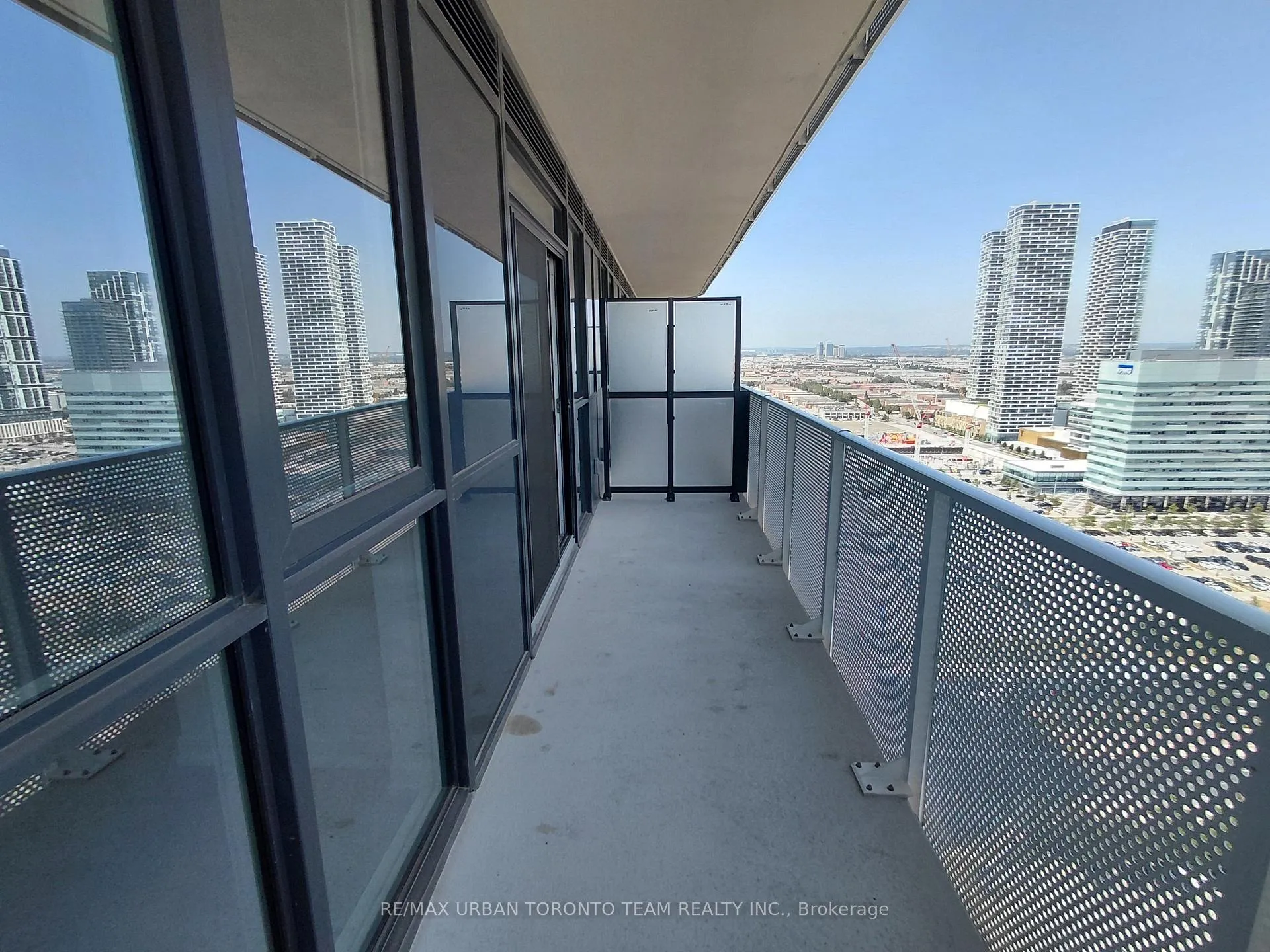 Photo 10 of Unit 3007, 28 Interchange Way, Vaughan, Vaughan Corporate Centre — HOMEH