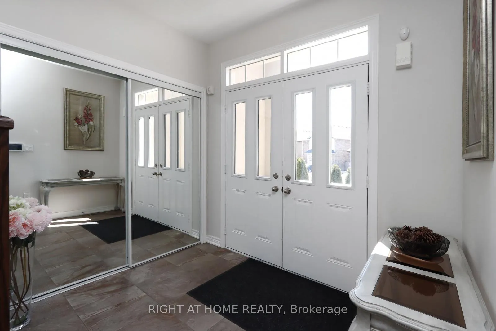 Photo 3 of 149 Vinton Road, Hamilton, Ancaster — HOMEH