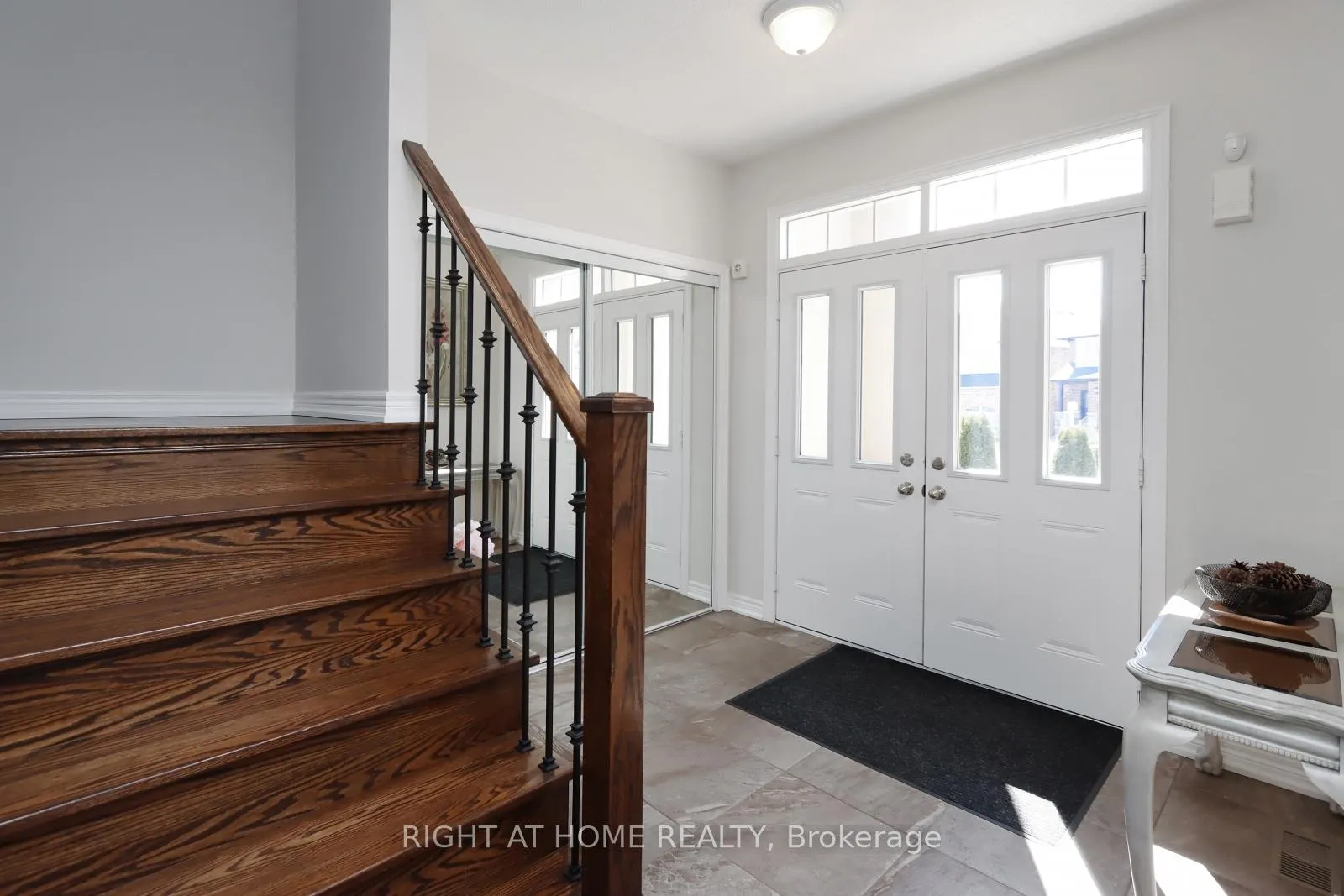 Photo 4 of 149 Vinton Road, Hamilton, Ancaster — HOMEH