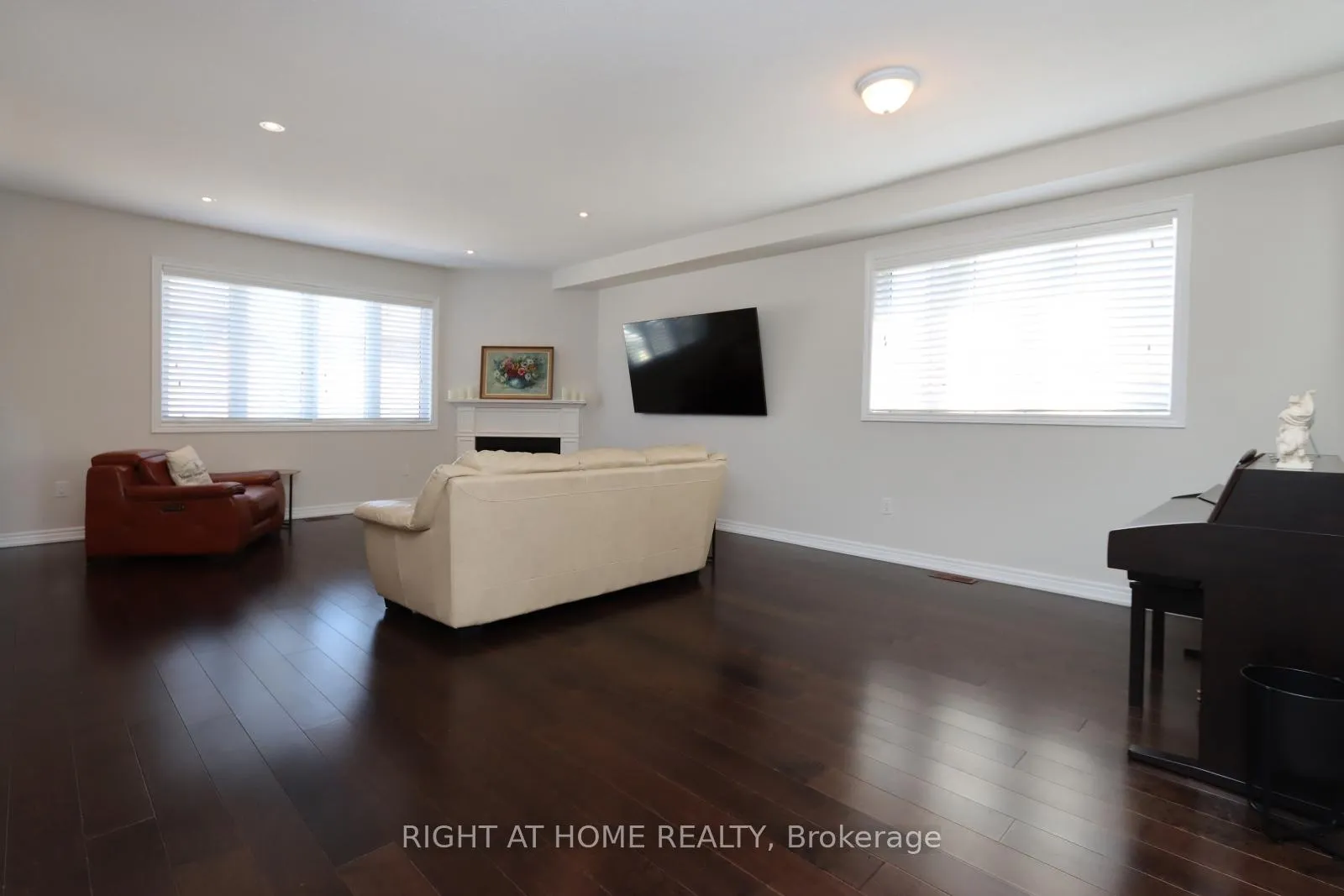 Photo 5 of 149 Vinton Road, Hamilton, Ancaster — HOMEH