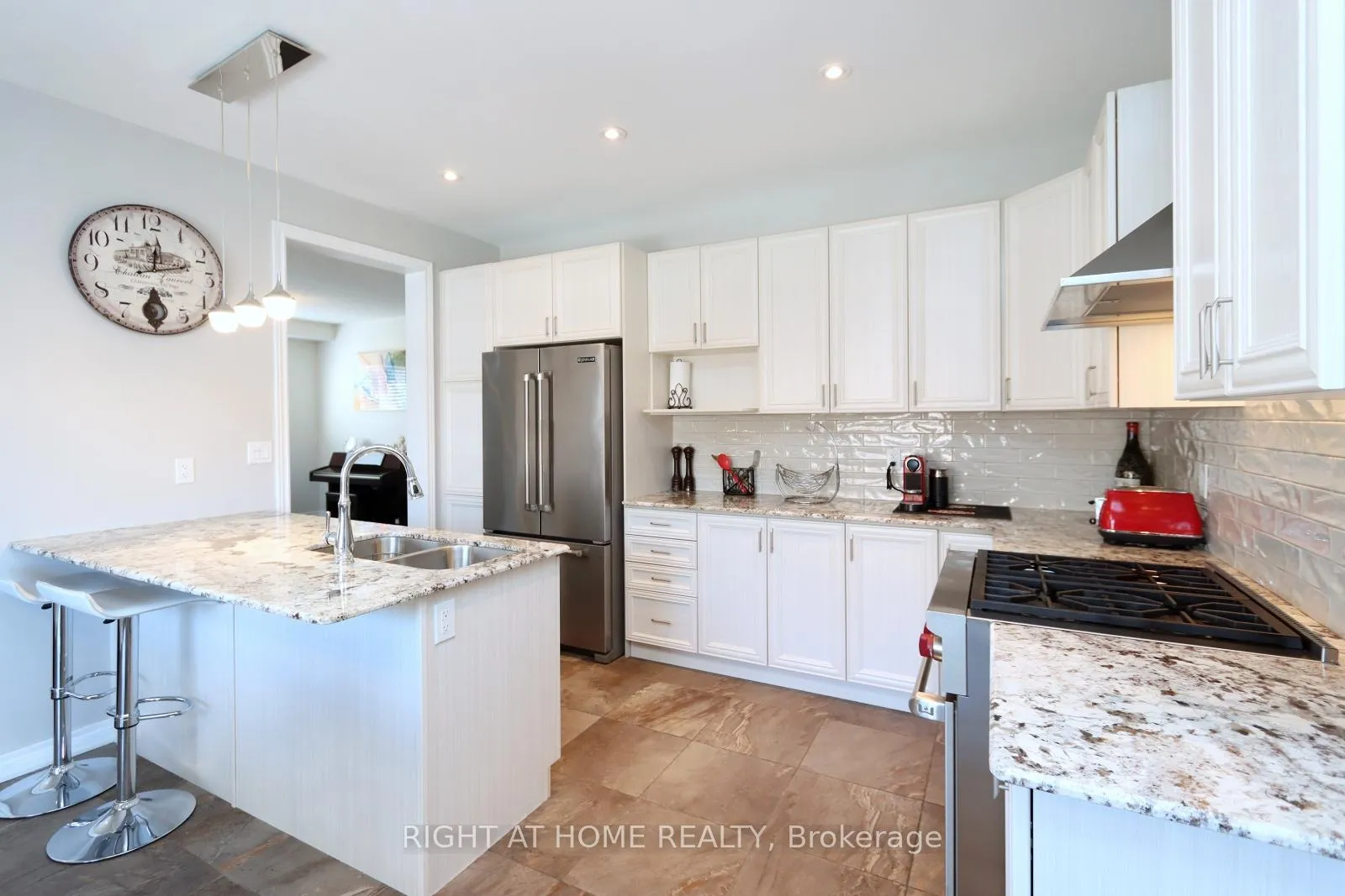 Photo 10 of 149 Vinton Road, Hamilton, Ancaster — HOMEH
