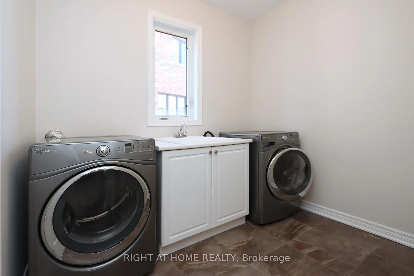 Photo 18 of 149 Vinton Road, Hamilton, Ancaster — HOMEH