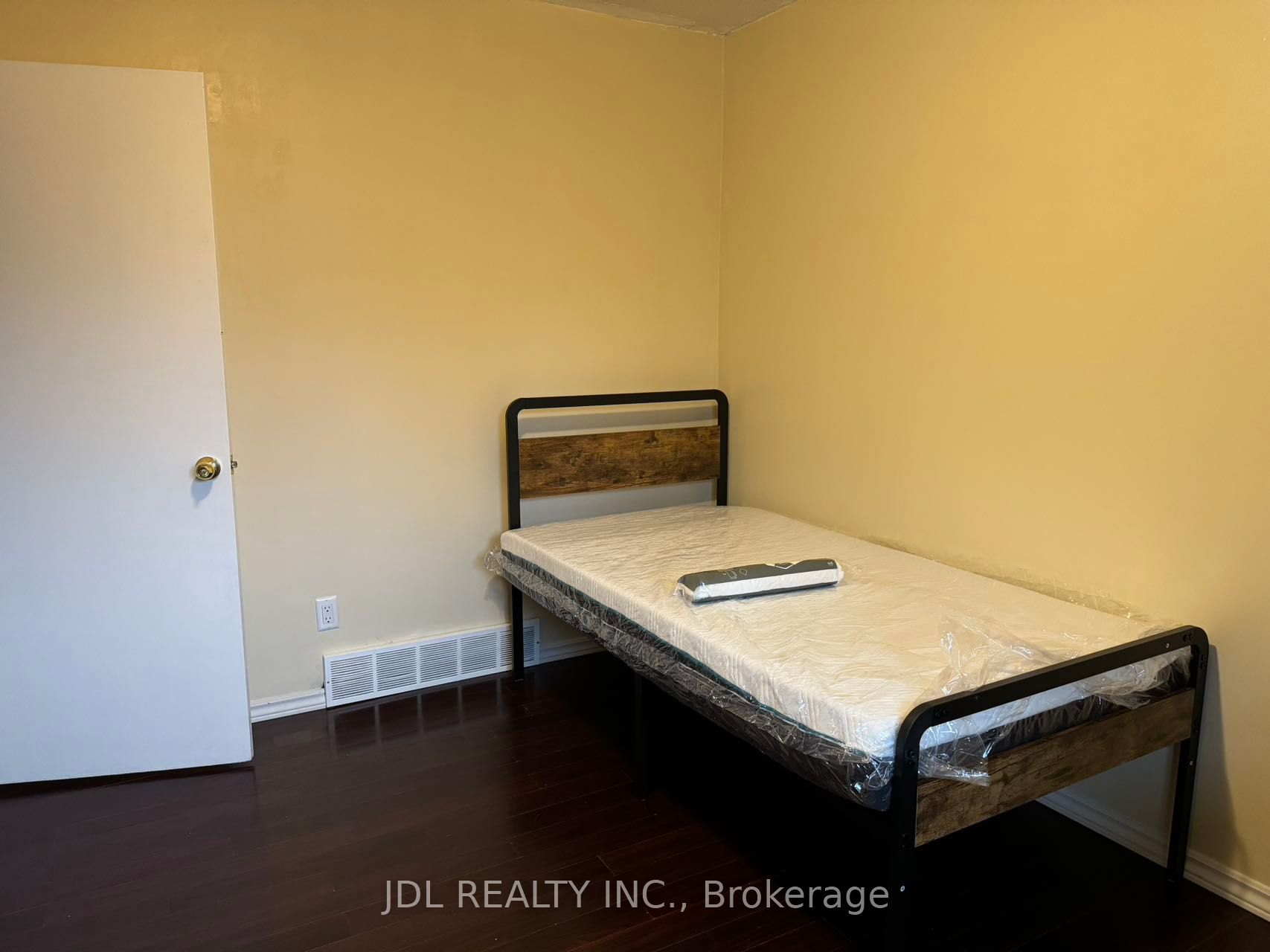Photo 4 of Unit Room, 384 Albert Street, Waterloo — HOMEH