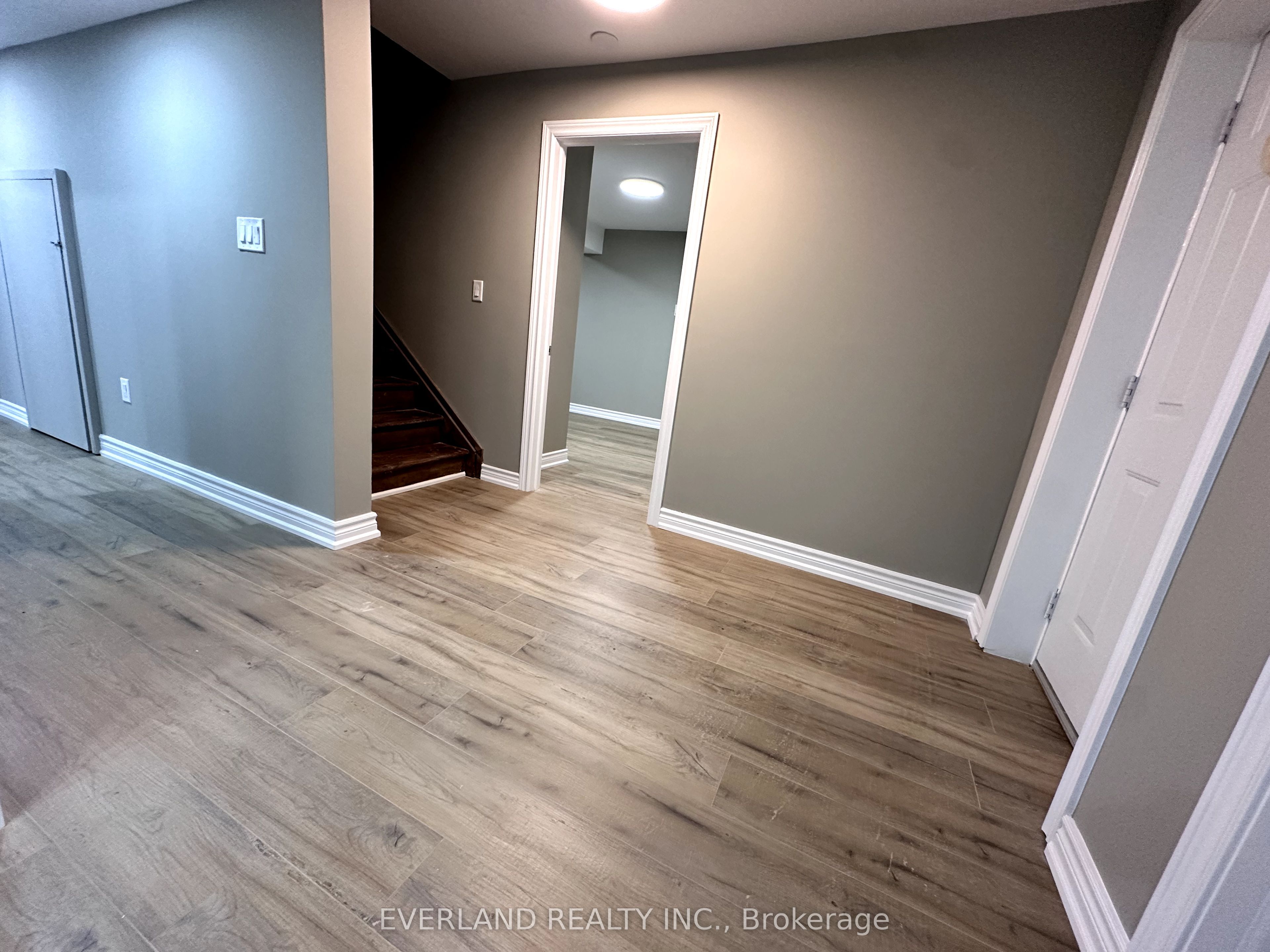 Photo 8 of Unit room, 1144 garner Road, Niagara Falls, Stamford — HOMEH