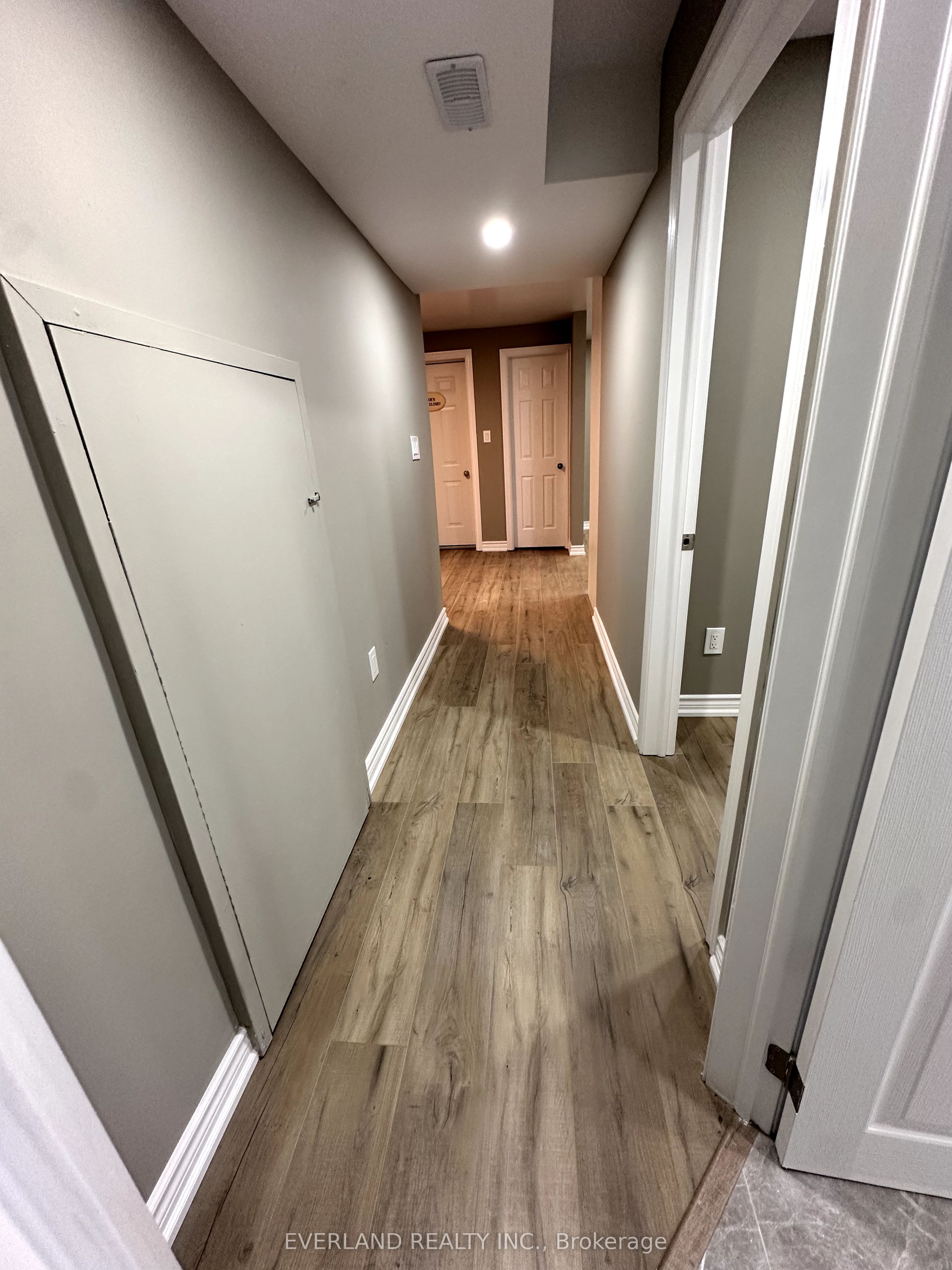Photo 5 of Unit room, 1144 garner Road, Niagara Falls, Stamford — HOMEH