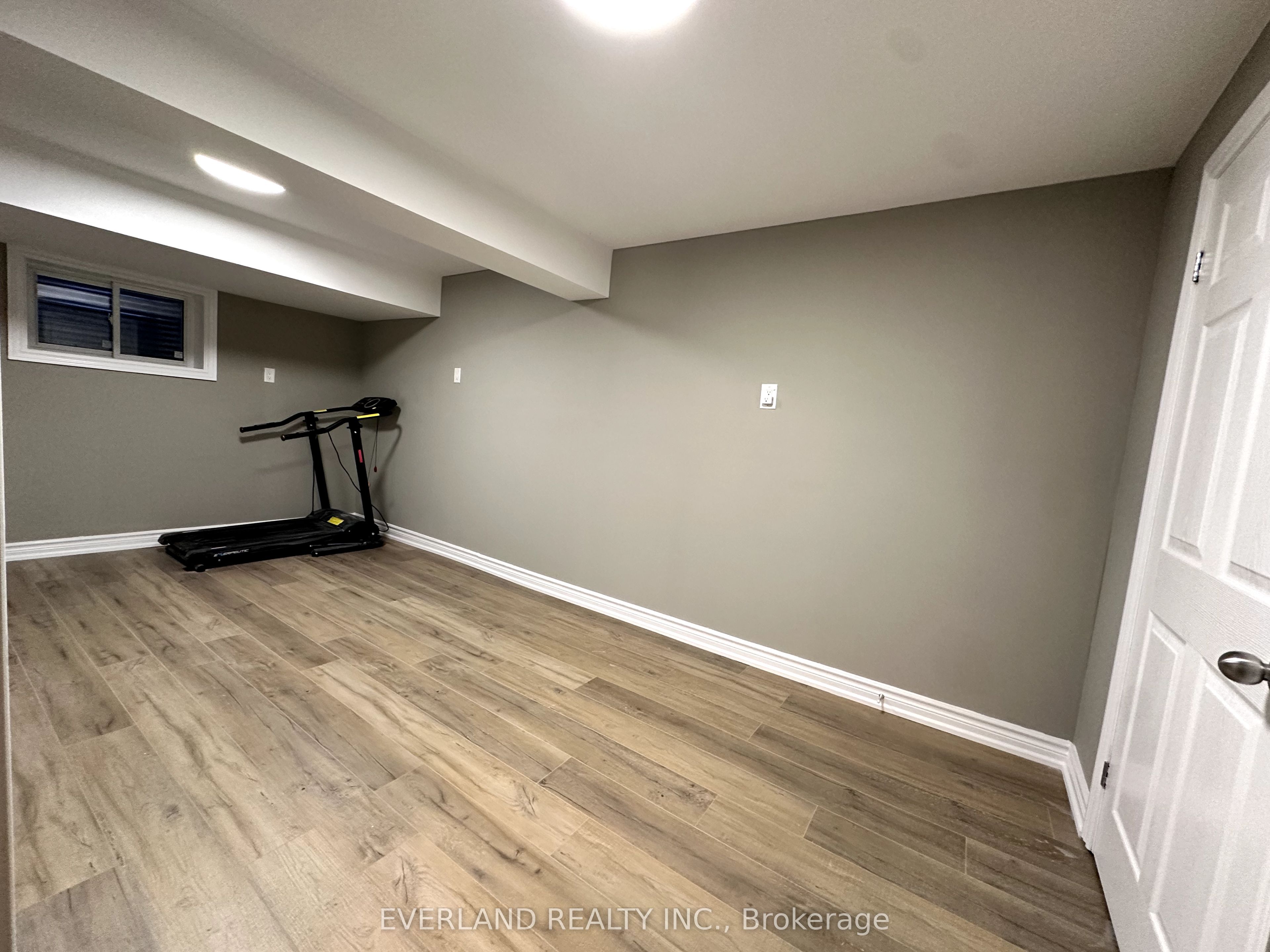 Photo 10 of Unit room, 1144 garner Road, Niagara Falls, Stamford — HOMEH