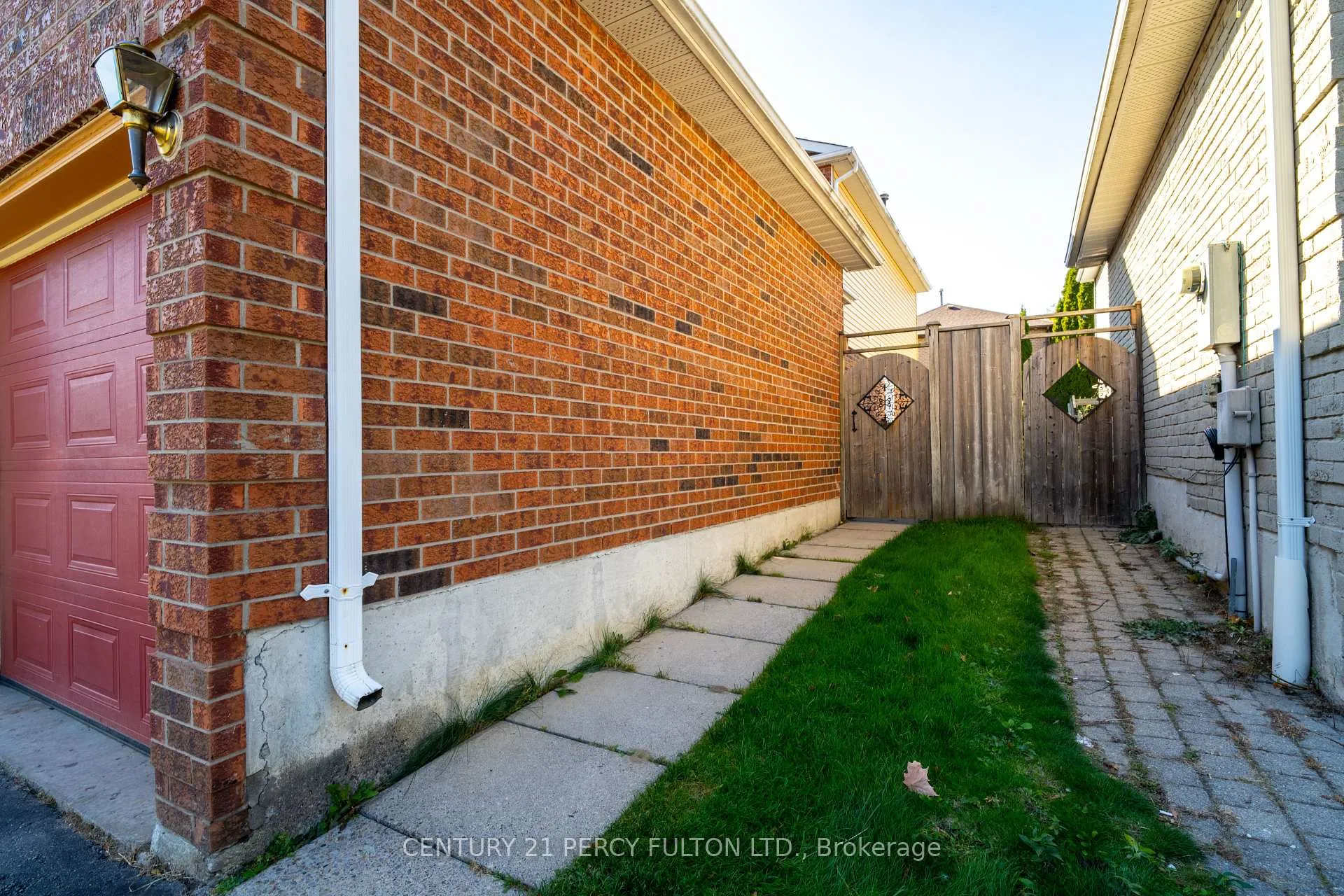 Photo 2 of 1198 Maple Gate Road, Pickering, Liverpool — HOMEH