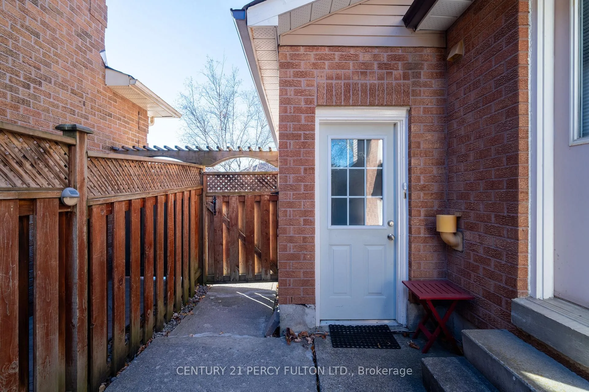Photo 3 of 1618 Major Oaks Road, Pickering, Brock Ridge — HOMEH