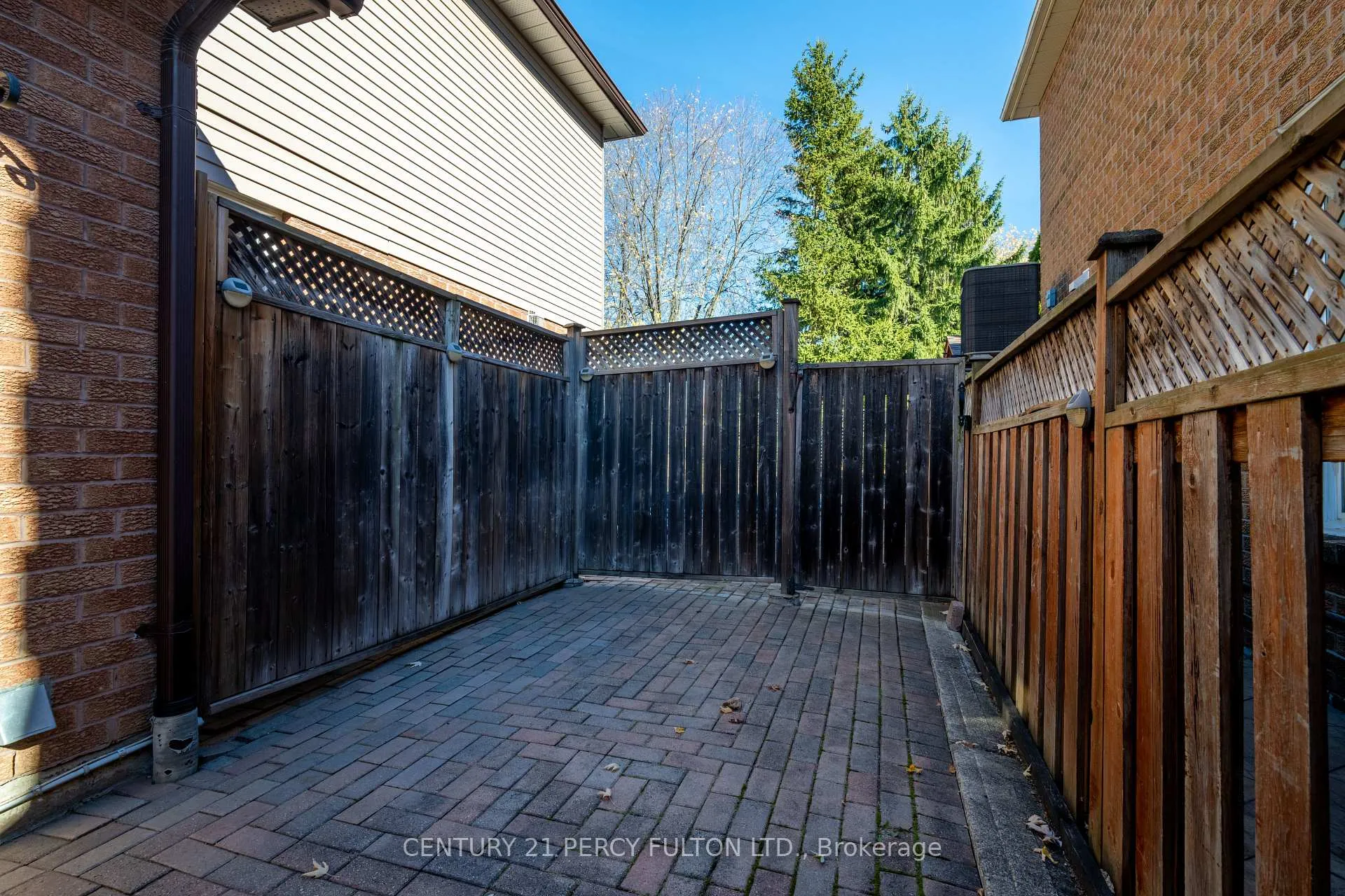 Photo 4 of 1618 Major Oaks Road, Pickering, Brock Ridge — HOMEH