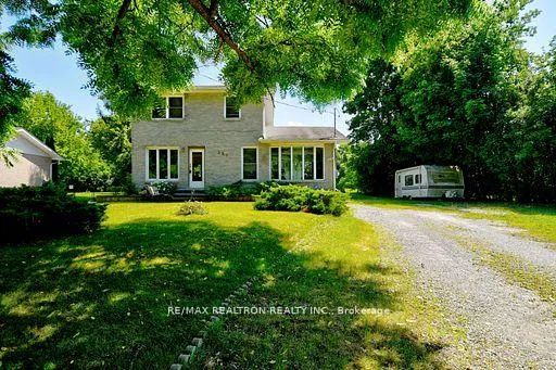 Photo 3 of 589 Lake Drive E, Georgina, Historic Lakeshore Communities — HOMEH