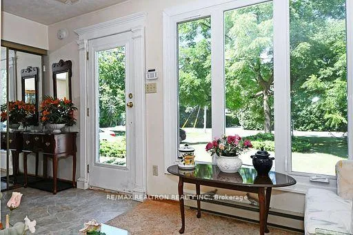 Photo 5 of 589 Lake Drive E, Georgina, Historic Lakeshore Communities — HOMEH