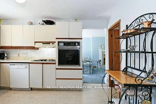 Photo 11 of 589 Lake Drive E, Georgina, Historic Lakeshore Communities — HOMEH