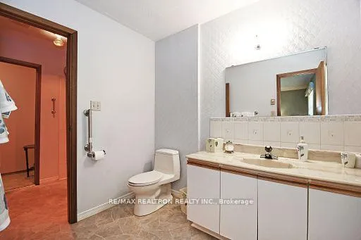 Photo 16 of 589 Lake Drive E, Georgina, Historic Lakeshore Communities — HOMEH