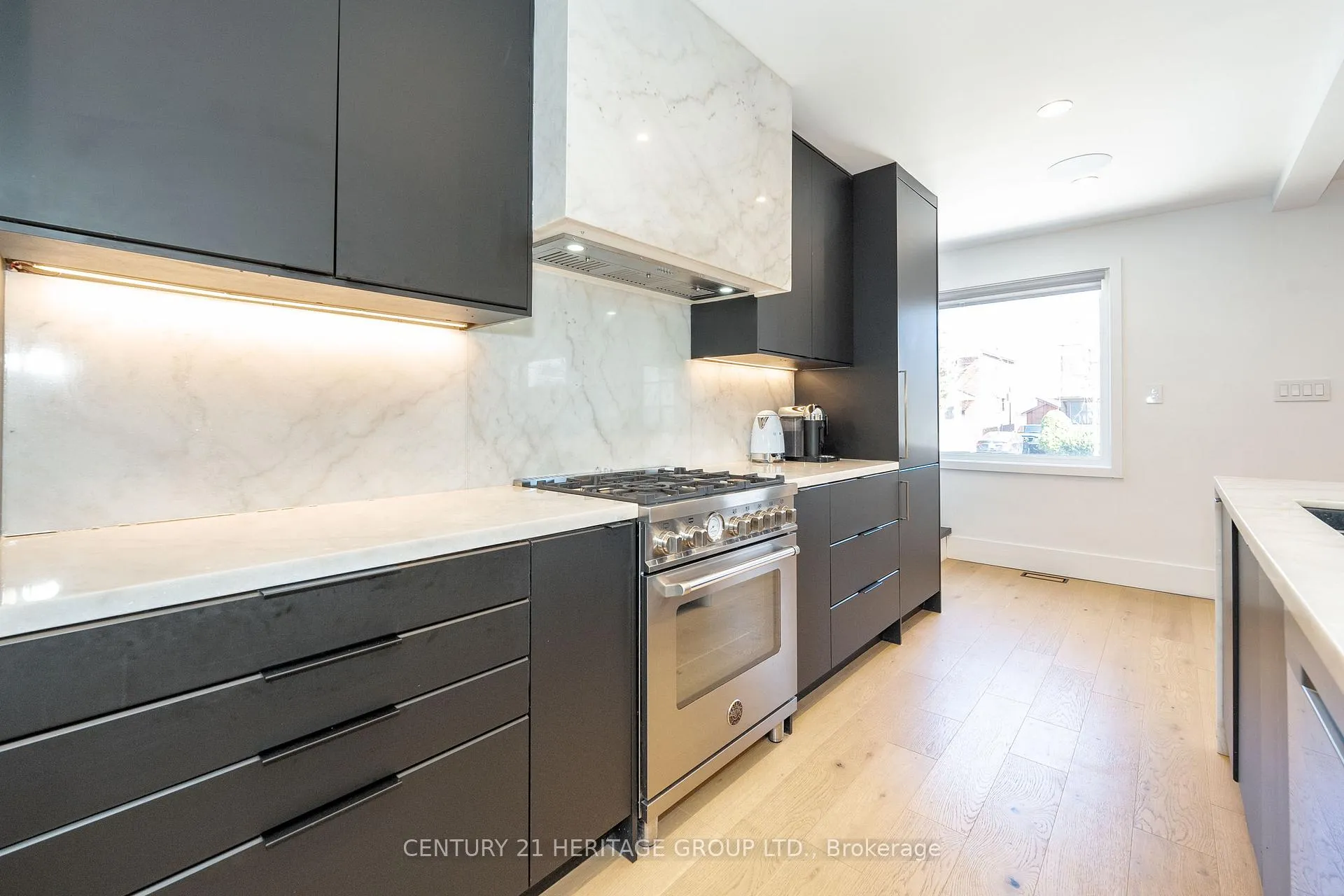 Photo 4 of 48 Denvale Road, Toronto, O'Connor-Parkview — HOMEH