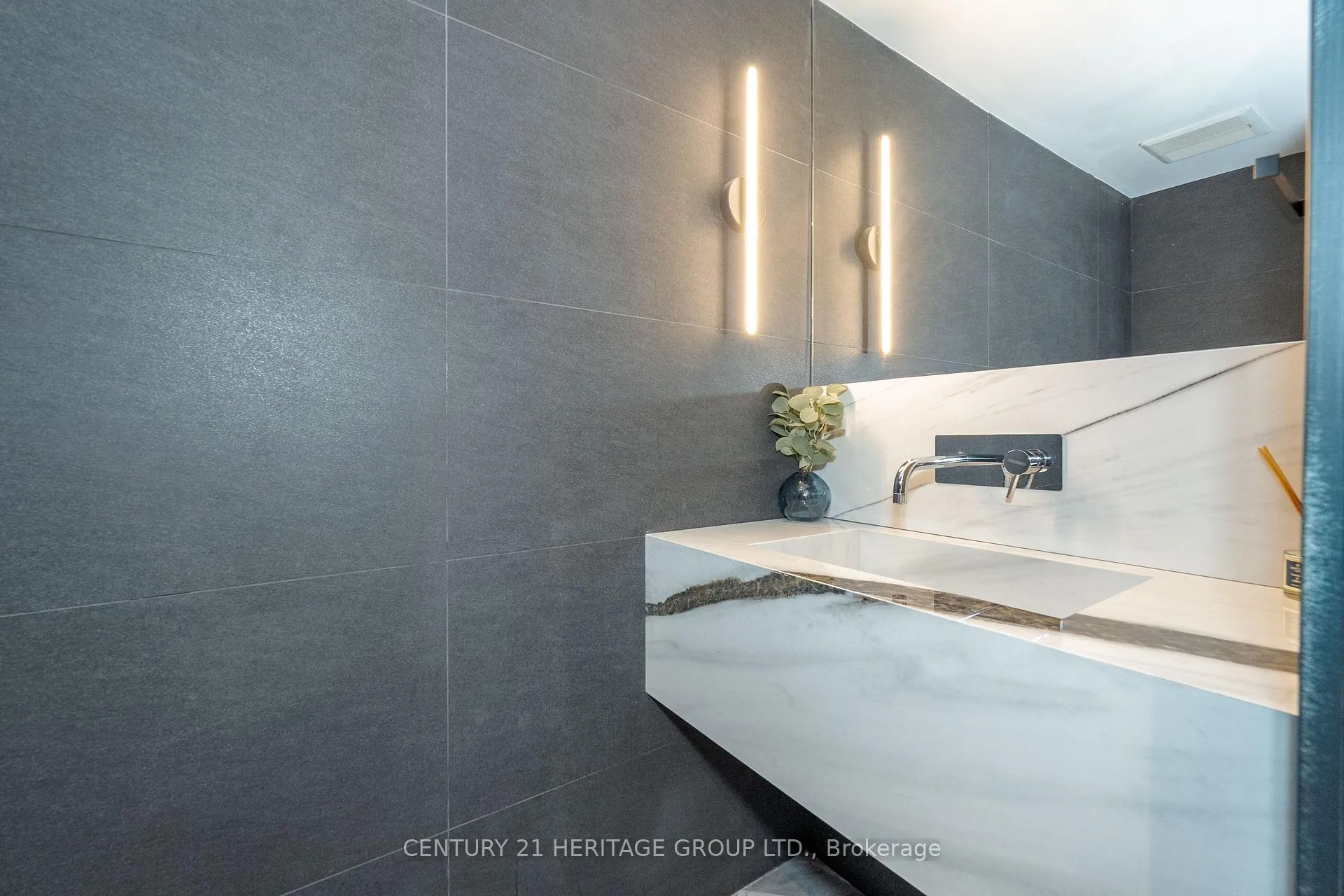 Photo 10 of 48 Denvale Road, Toronto, O'Connor-Parkview — HOMEH
