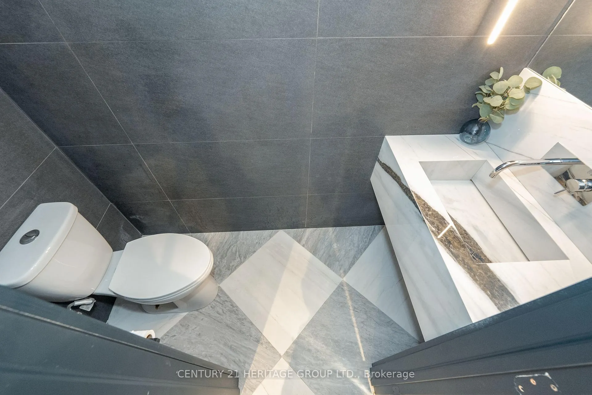 Photo 11 of 48 Denvale Road, Toronto, O'Connor-Parkview — HOMEH