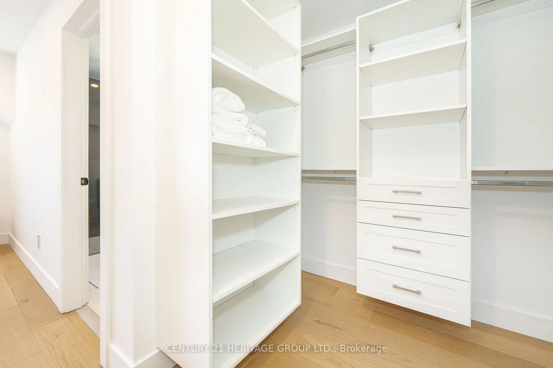Photo 15 of 48 Denvale Road, Toronto, O'Connor-Parkview — HOMEH