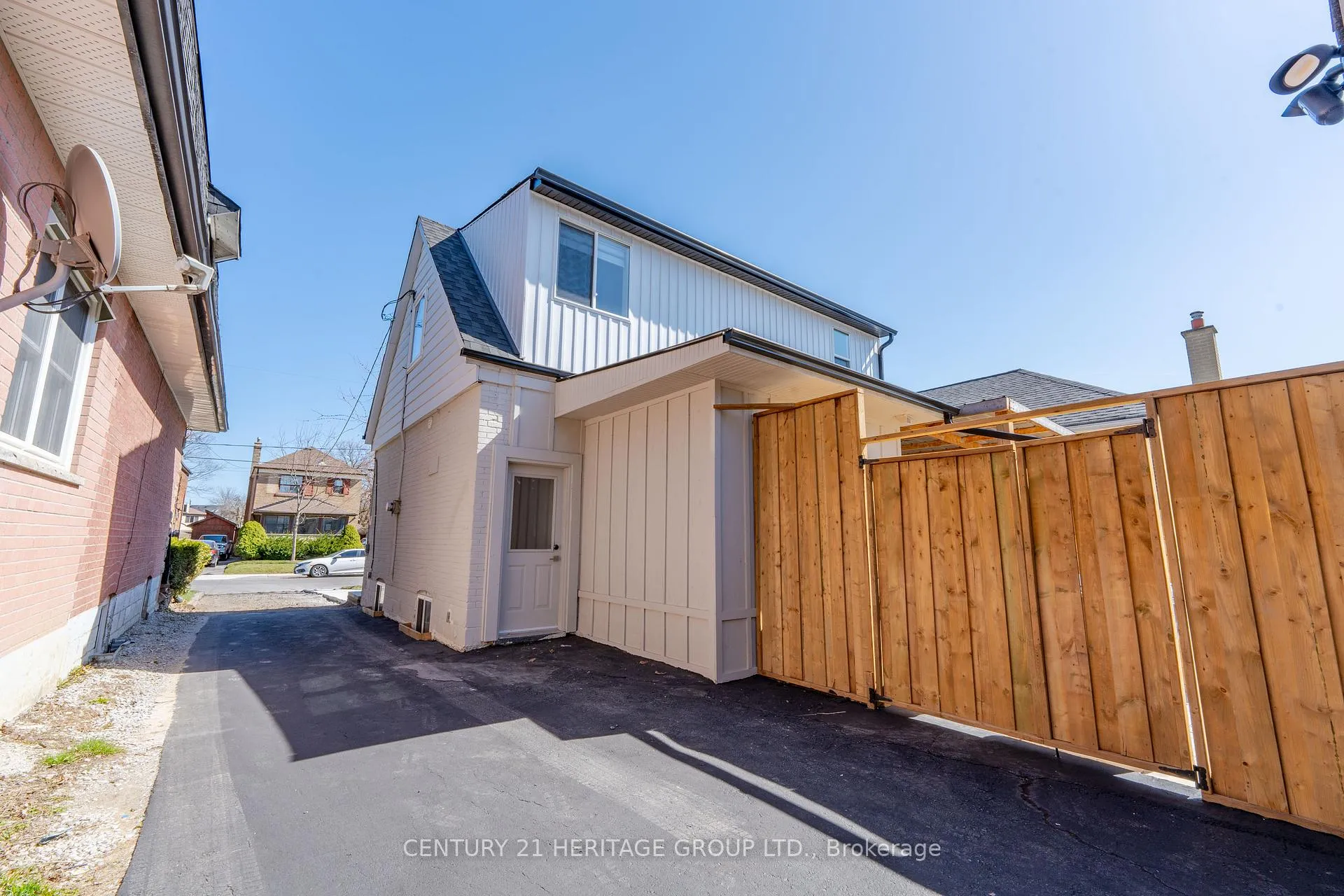 Photo 18 of 48 Denvale Road, Toronto, O'Connor-Parkview — HOMEH