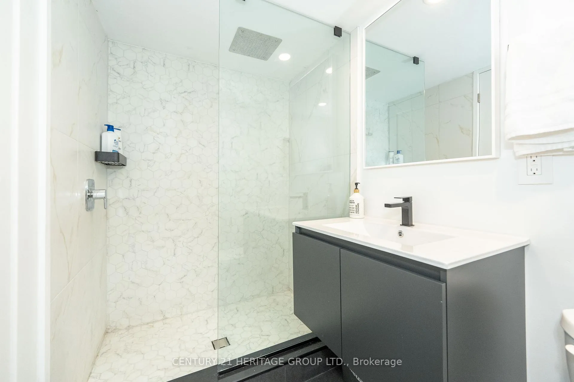 Photo 25 of 48 Denvale Road, Toronto, O'Connor-Parkview — HOMEH