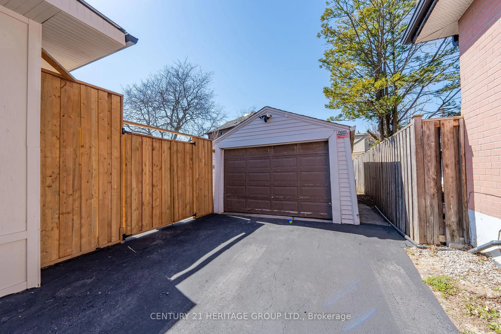 Photo 29 of 48 Denvale Road, Toronto, O'Connor-Parkview — HOMEH