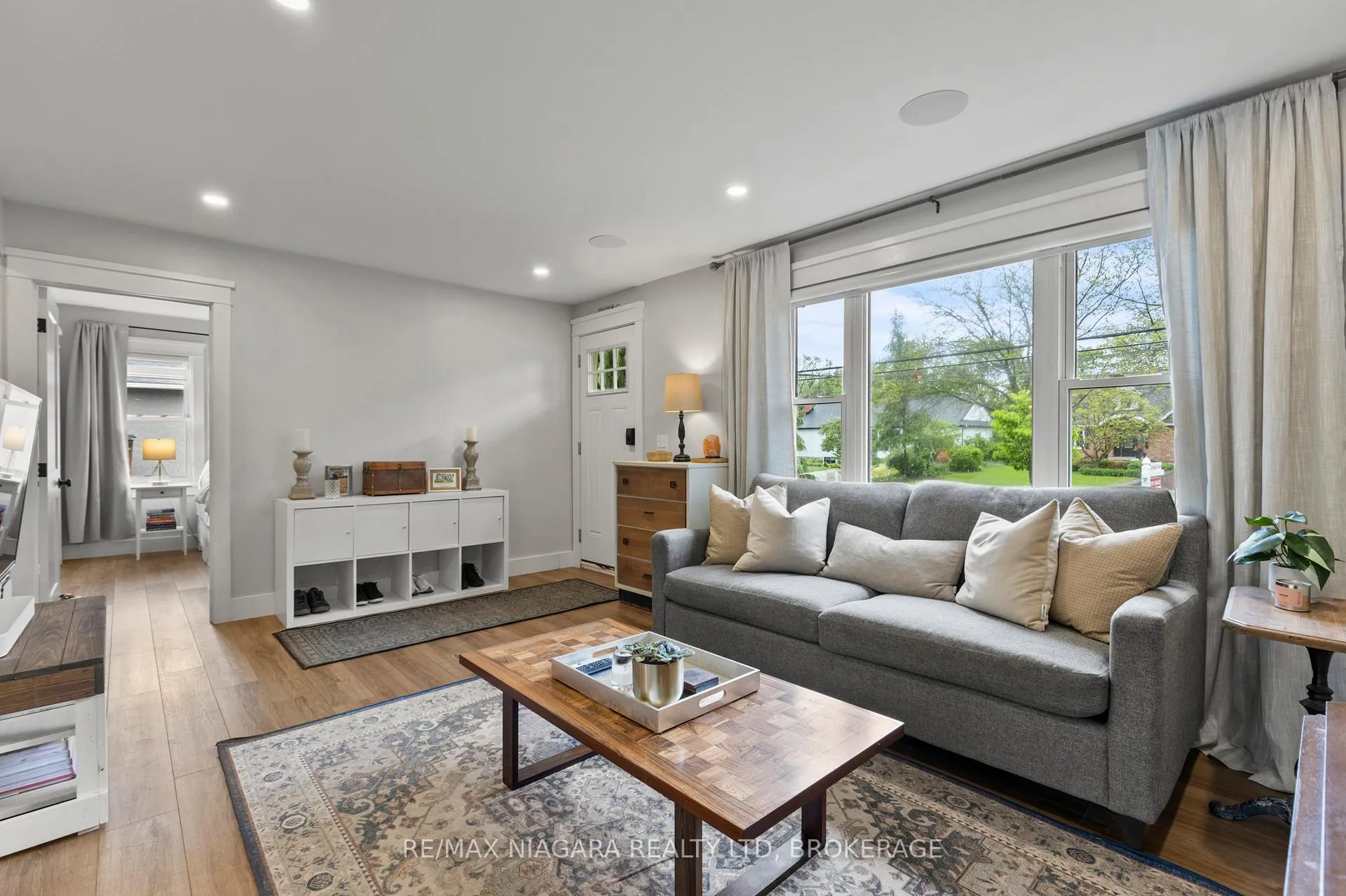 Photo 12 of 35 Tecumseh Street, St. Catharines, Bunting/Linwell — HOMEH