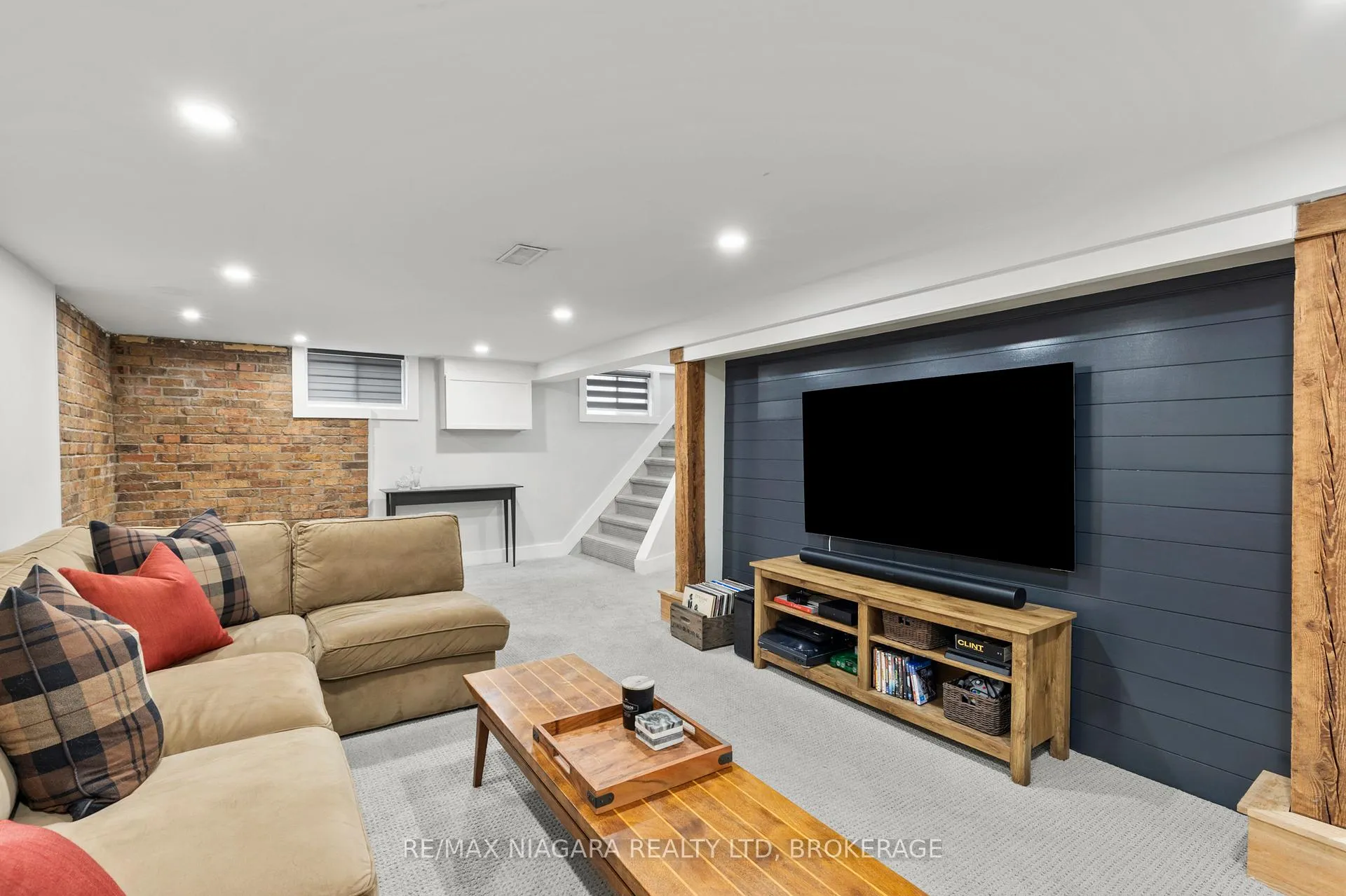 Photo 27 of 35 Tecumseh Street, St. Catharines, Bunting/Linwell — HOMEH