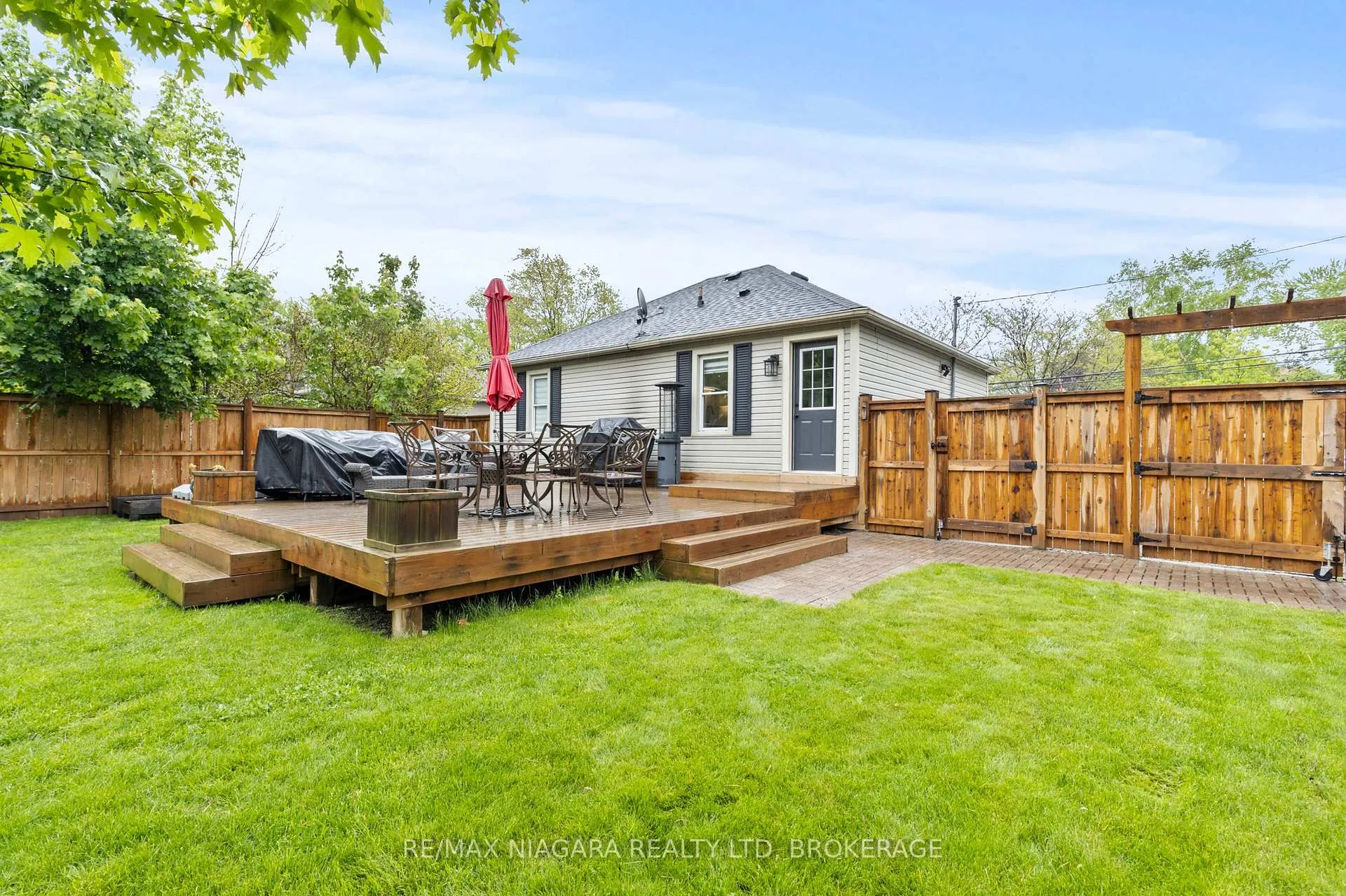 Photo 35 of 35 Tecumseh Street, St. Catharines, Bunting/Linwell — HOMEH