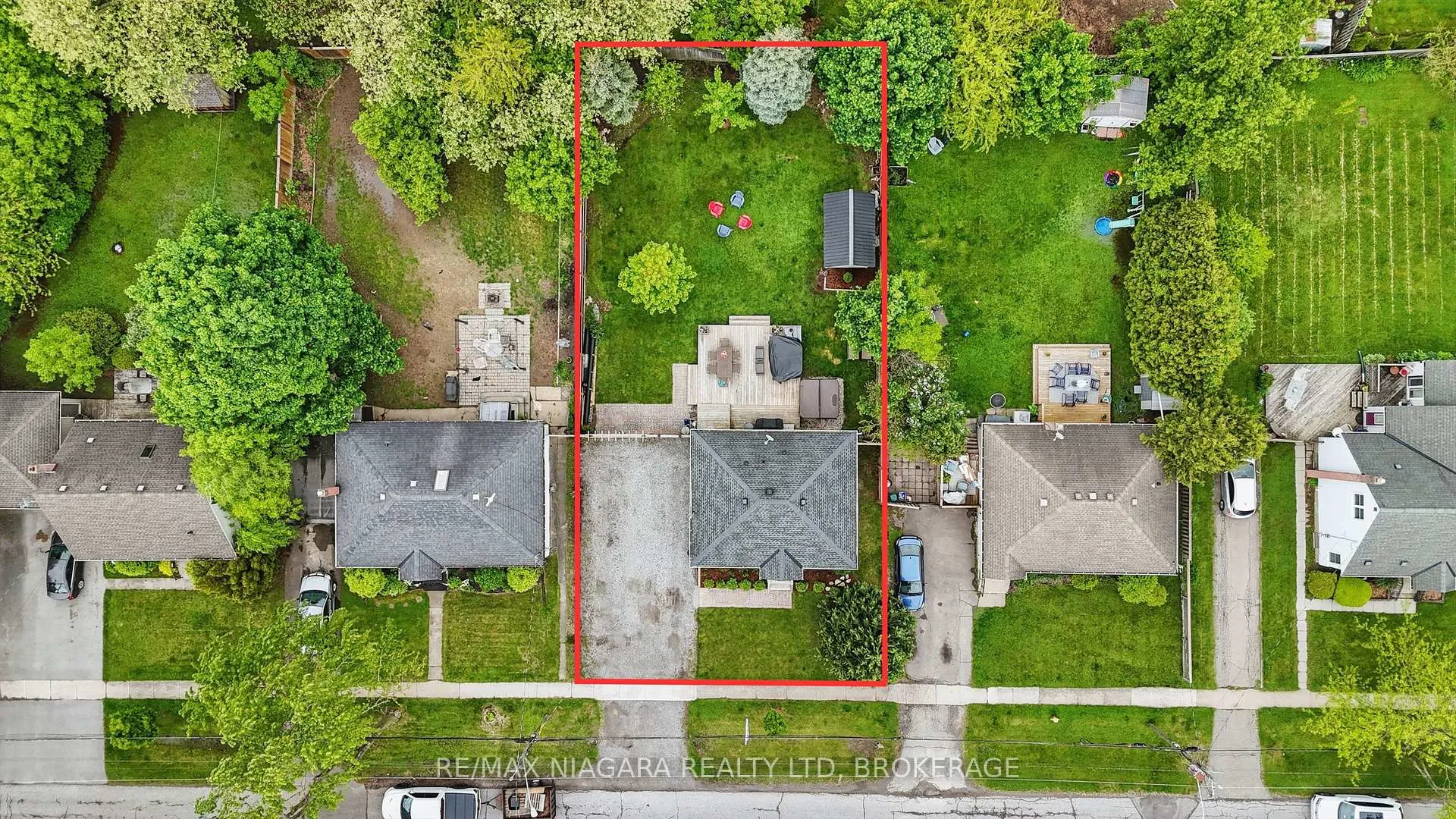 Photo 42 of 35 Tecumseh Street, St. Catharines, Bunting/Linwell — HOMEH
