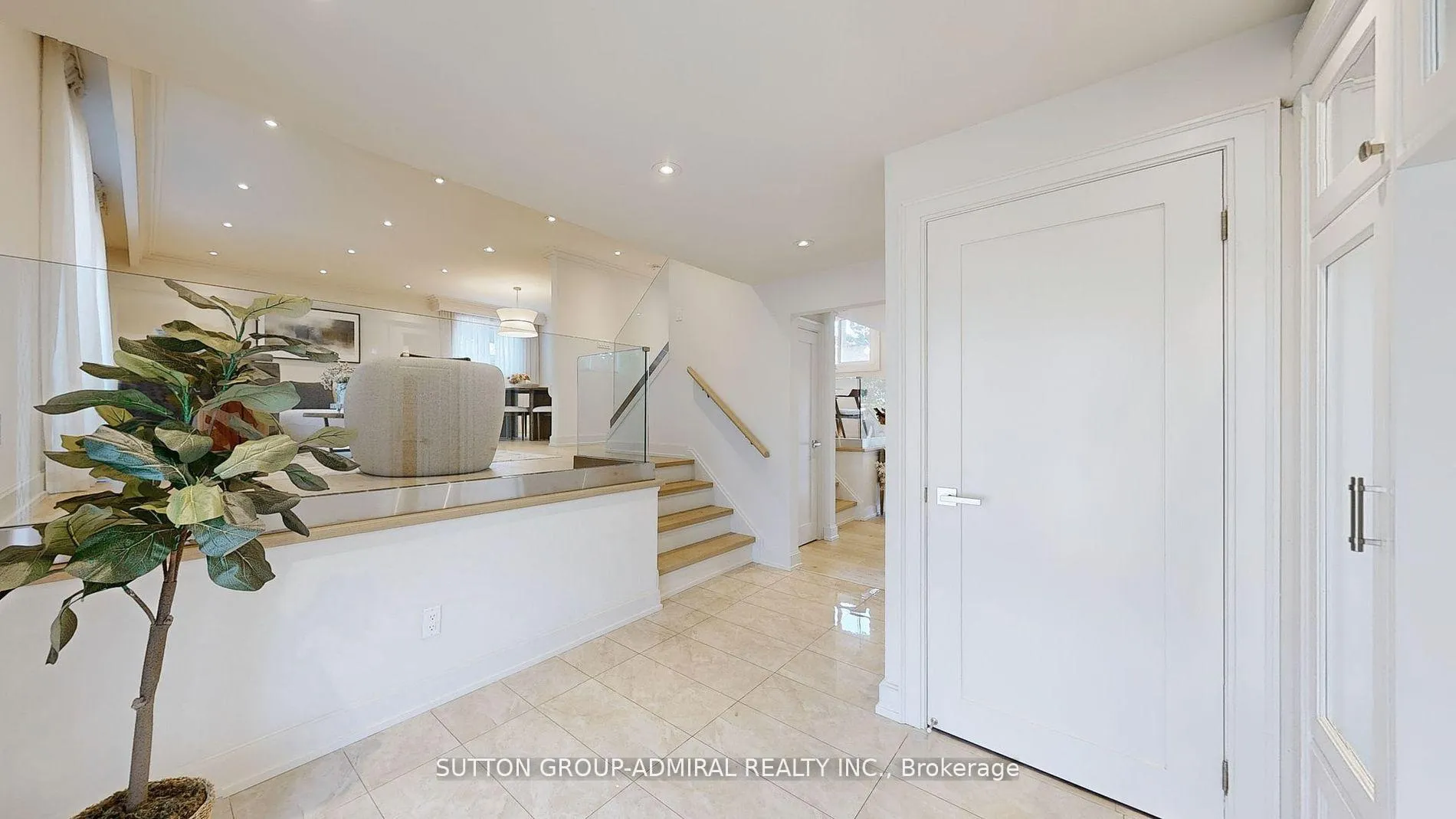 Photo 4 of 25 Silver Aspen Drive, Markham, Royal Orchard — HOMEH
