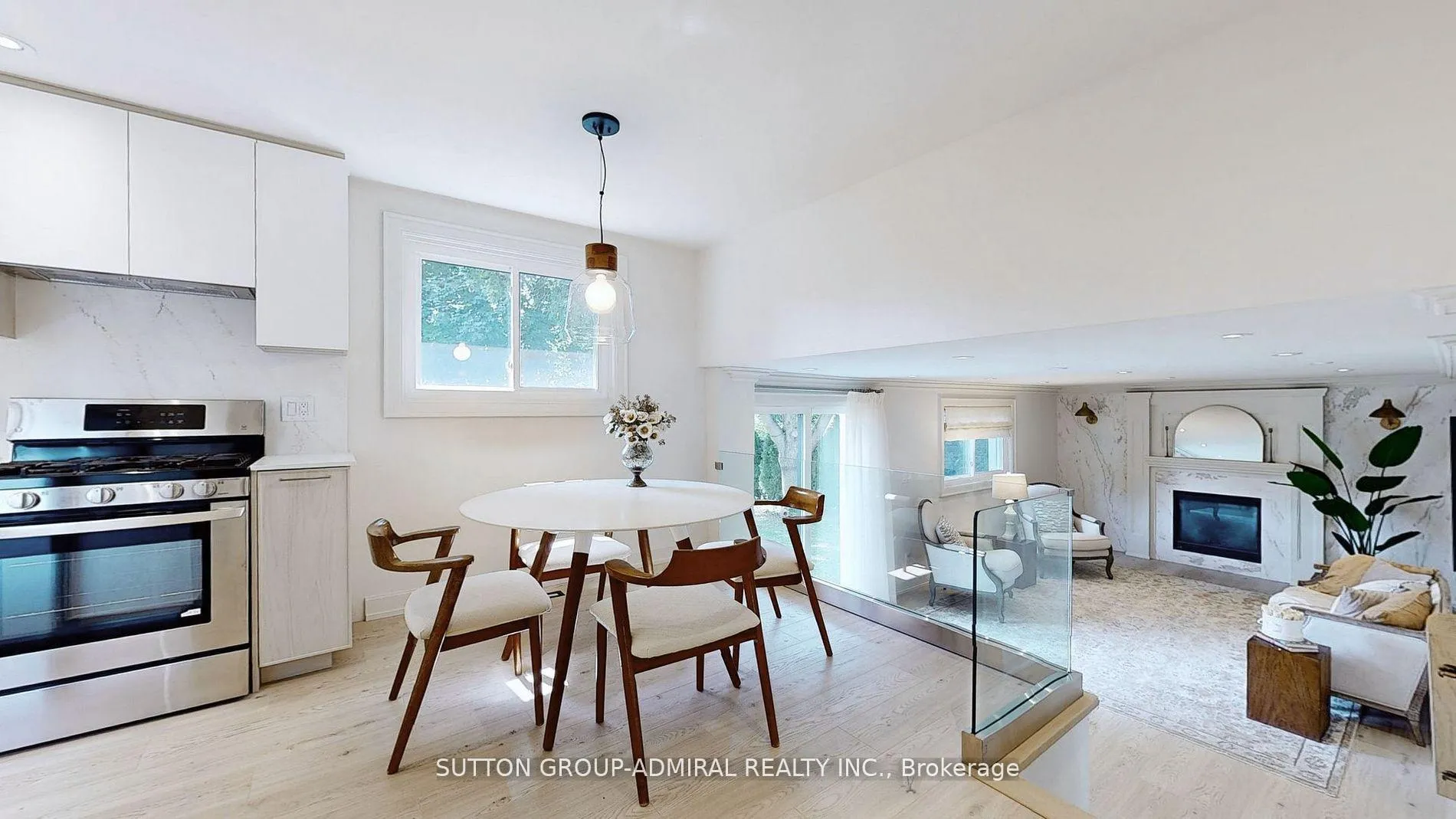 Photo 16 of 25 Silver Aspen Drive, Markham, Royal Orchard — HOMEH