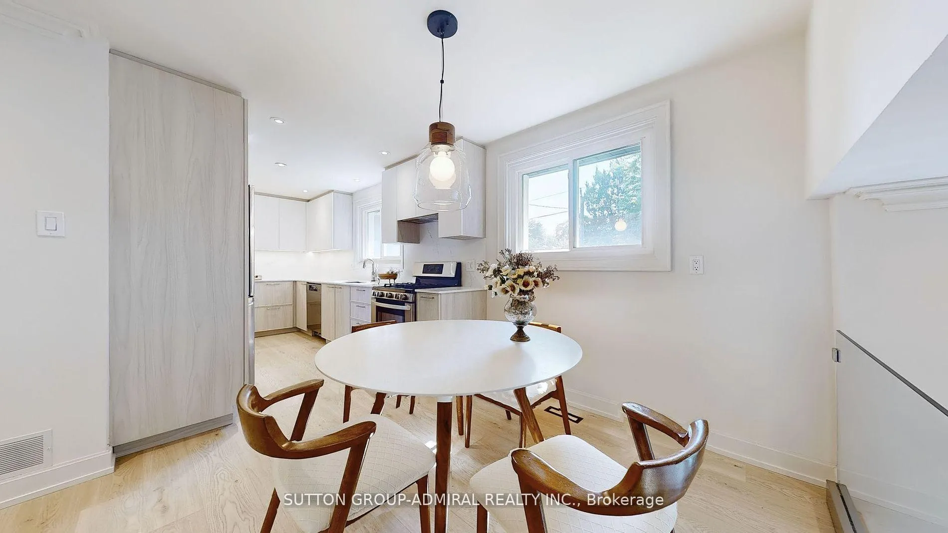 Photo 18 of 25 Silver Aspen Drive, Markham, Royal Orchard — HOMEH