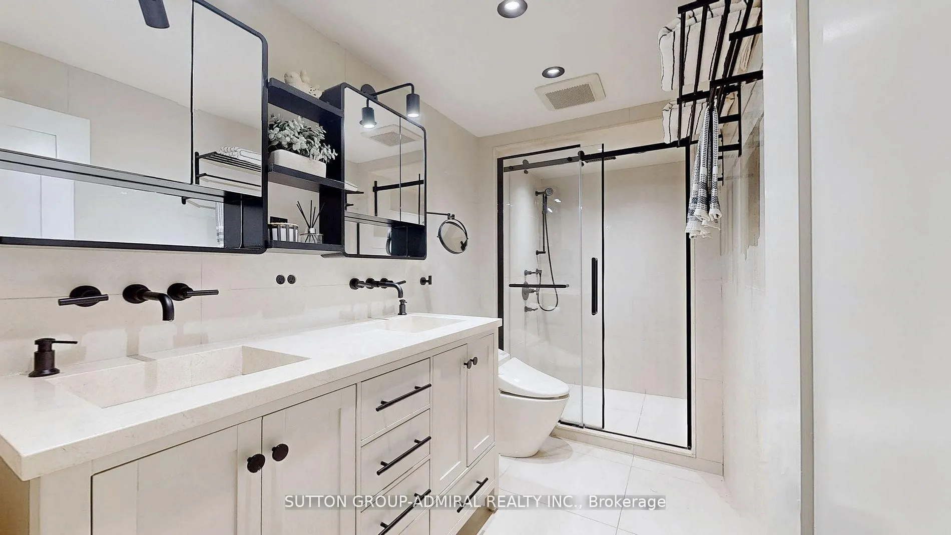 Photo 26 of 25 Silver Aspen Drive, Markham, Royal Orchard — HOMEH