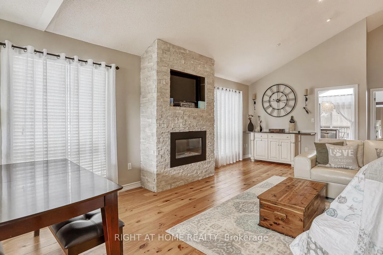 Photo 5 of 618 Aldershot Drive, Oshawa, Eastdale — HOMEH
