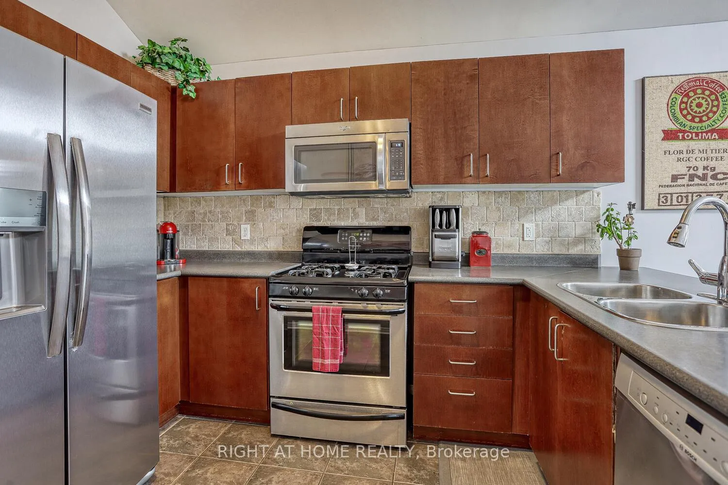 Photo 11 of 618 Aldershot Drive, Oshawa, Eastdale — HOMEH