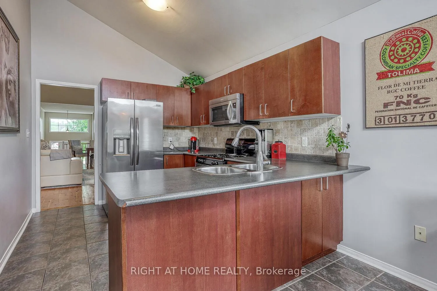 Photo 12 of 618 Aldershot Drive, Oshawa, Eastdale — HOMEH