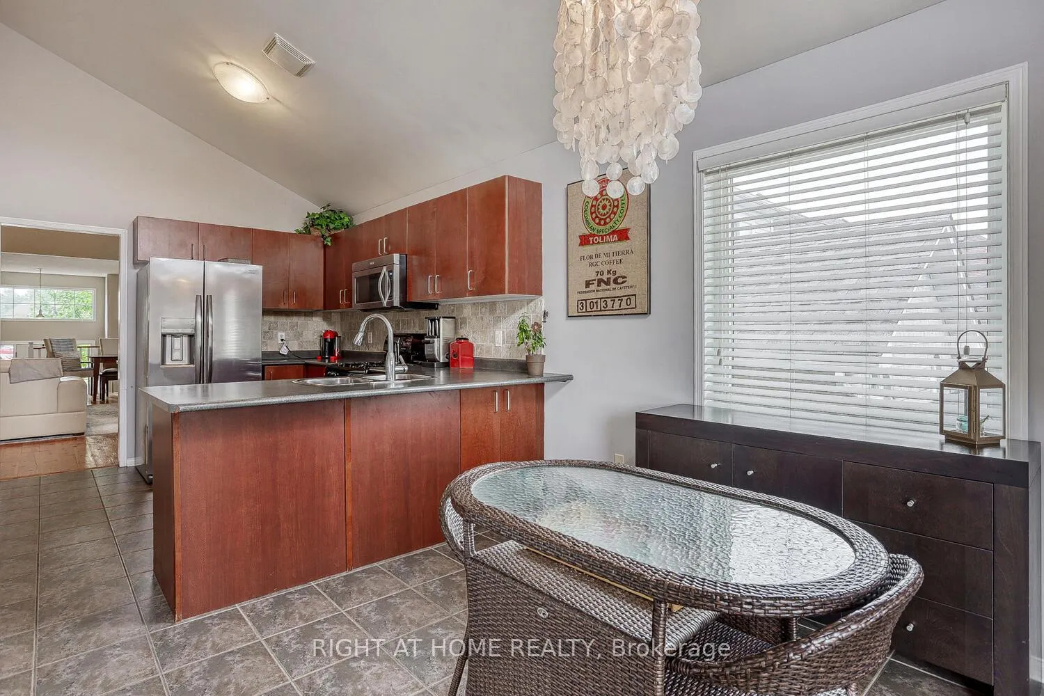 Photo 13 of 618 Aldershot Drive, Oshawa, Eastdale — HOMEH