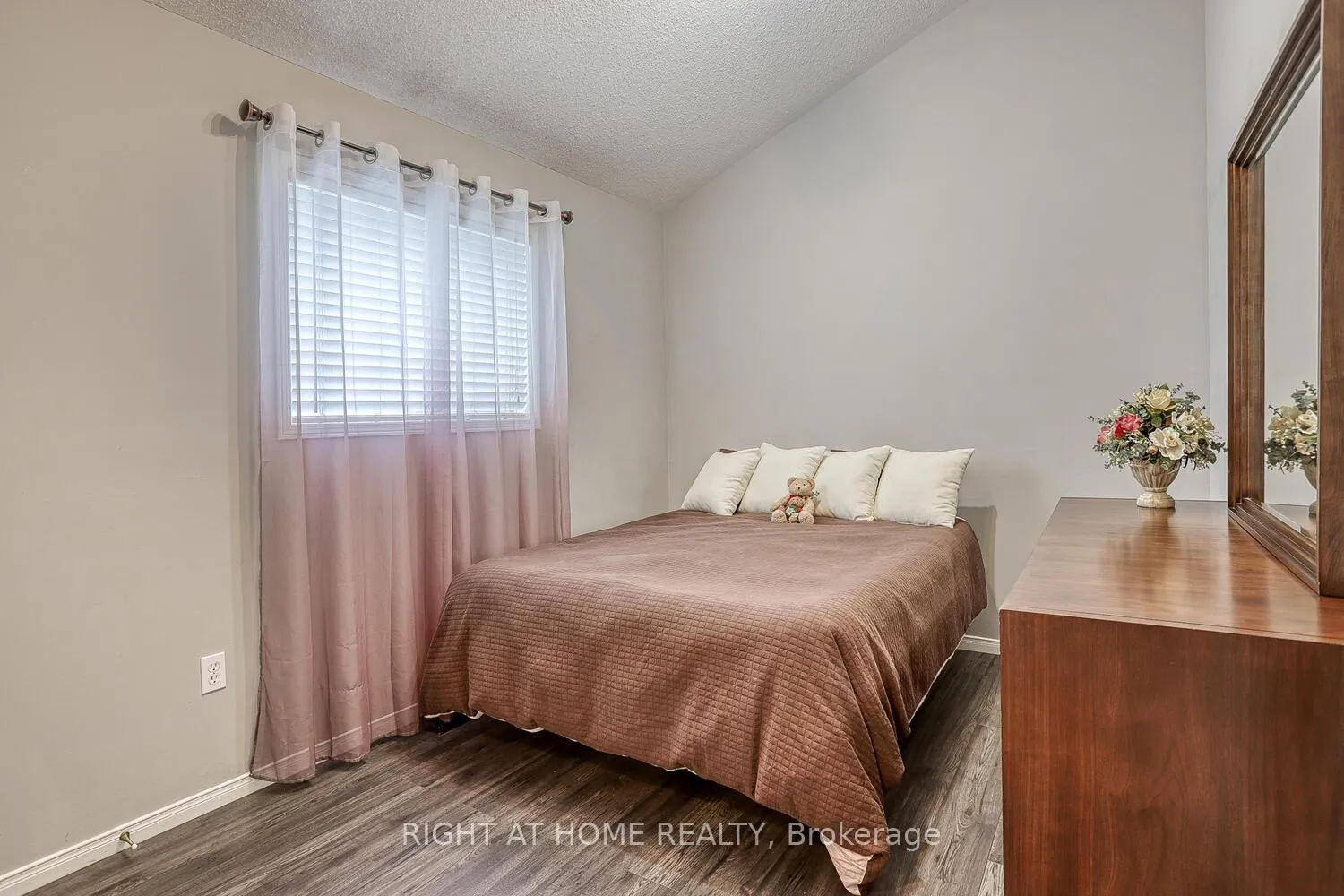 Photo 22 of 618 Aldershot Drive, Oshawa, Eastdale — HOMEH