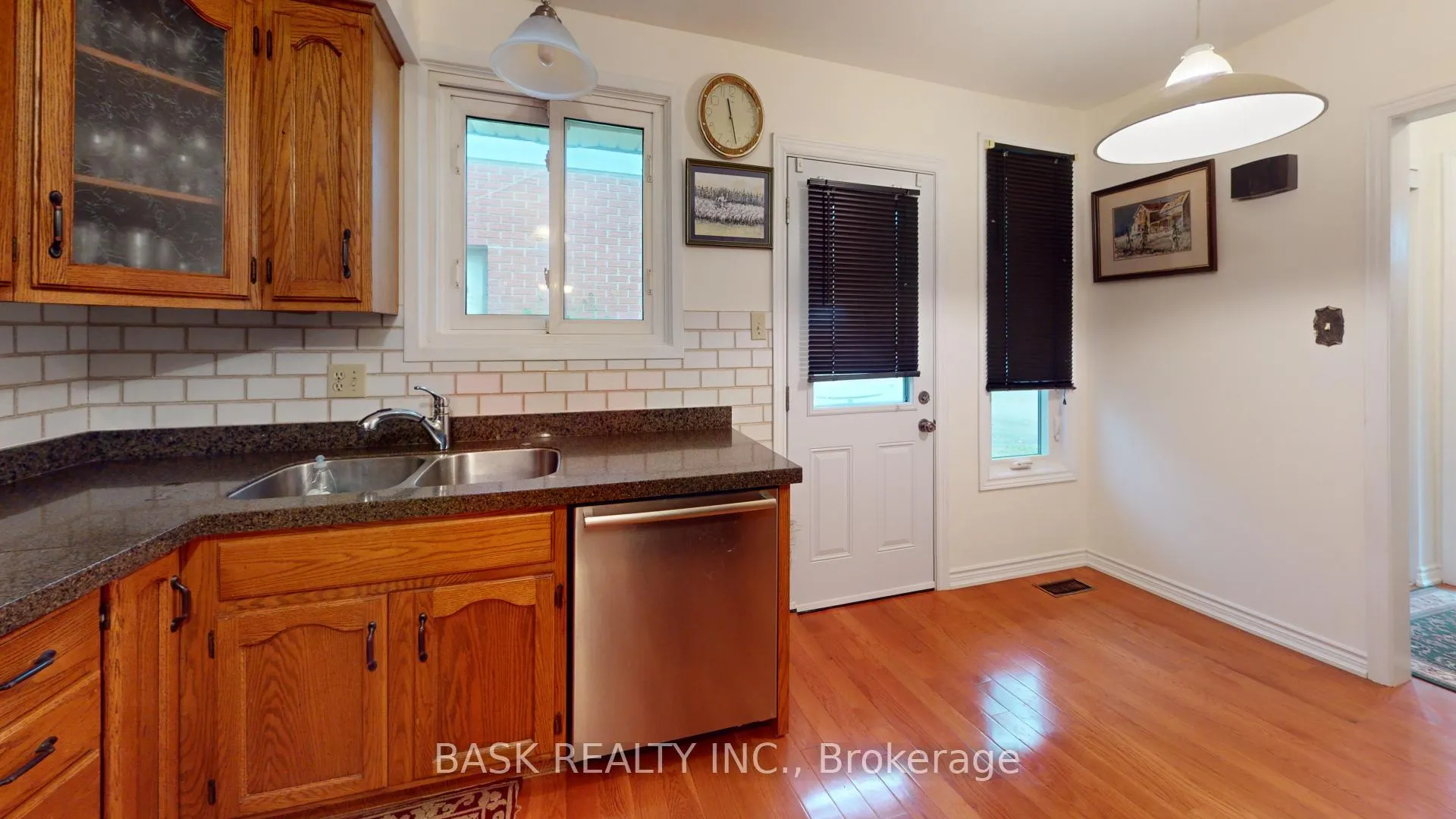 Photo 12 of 119 Hillbrook Crescent, Kitchener — HOMEH