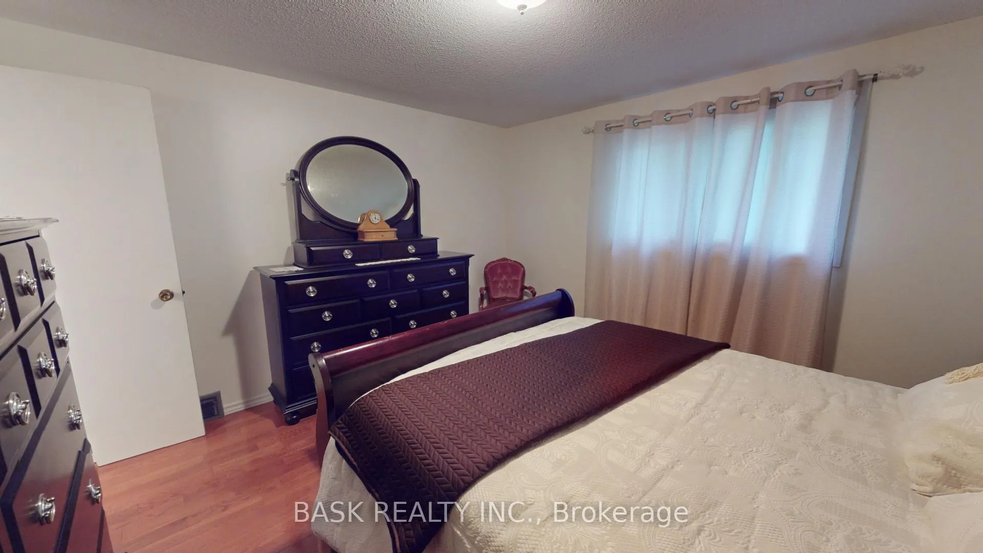 Photo 20 of 119 Hillbrook Crescent, Kitchener — HOMEH