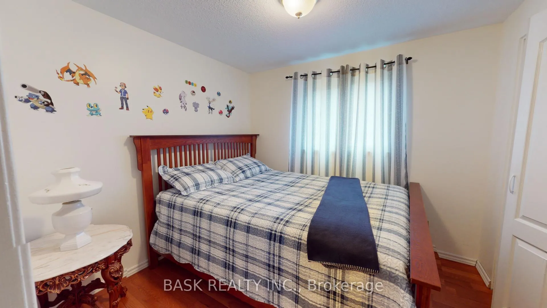 Photo 25 of 119 Hillbrook Crescent, Kitchener — HOMEH