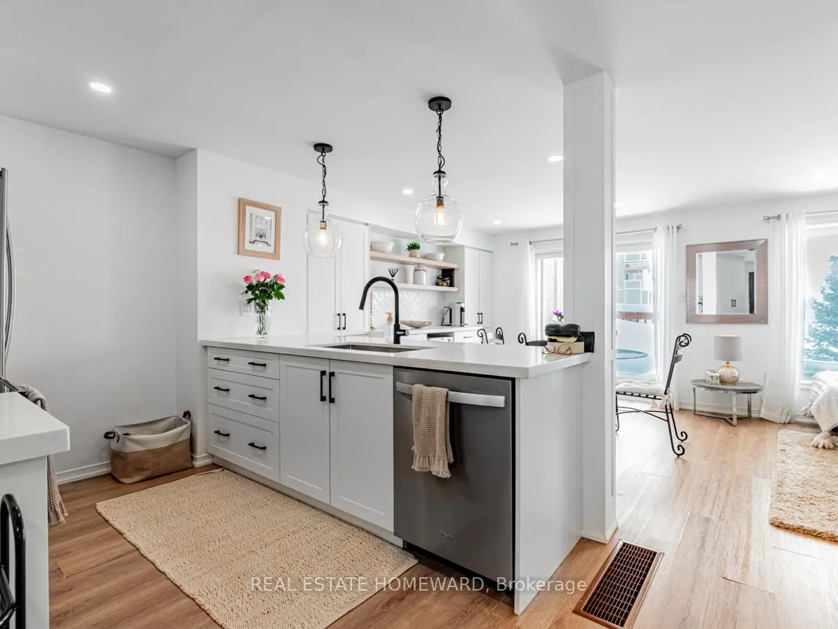 Photo 4 of 2033 Swan Street, Innisfil, Alcona — HOMEH
