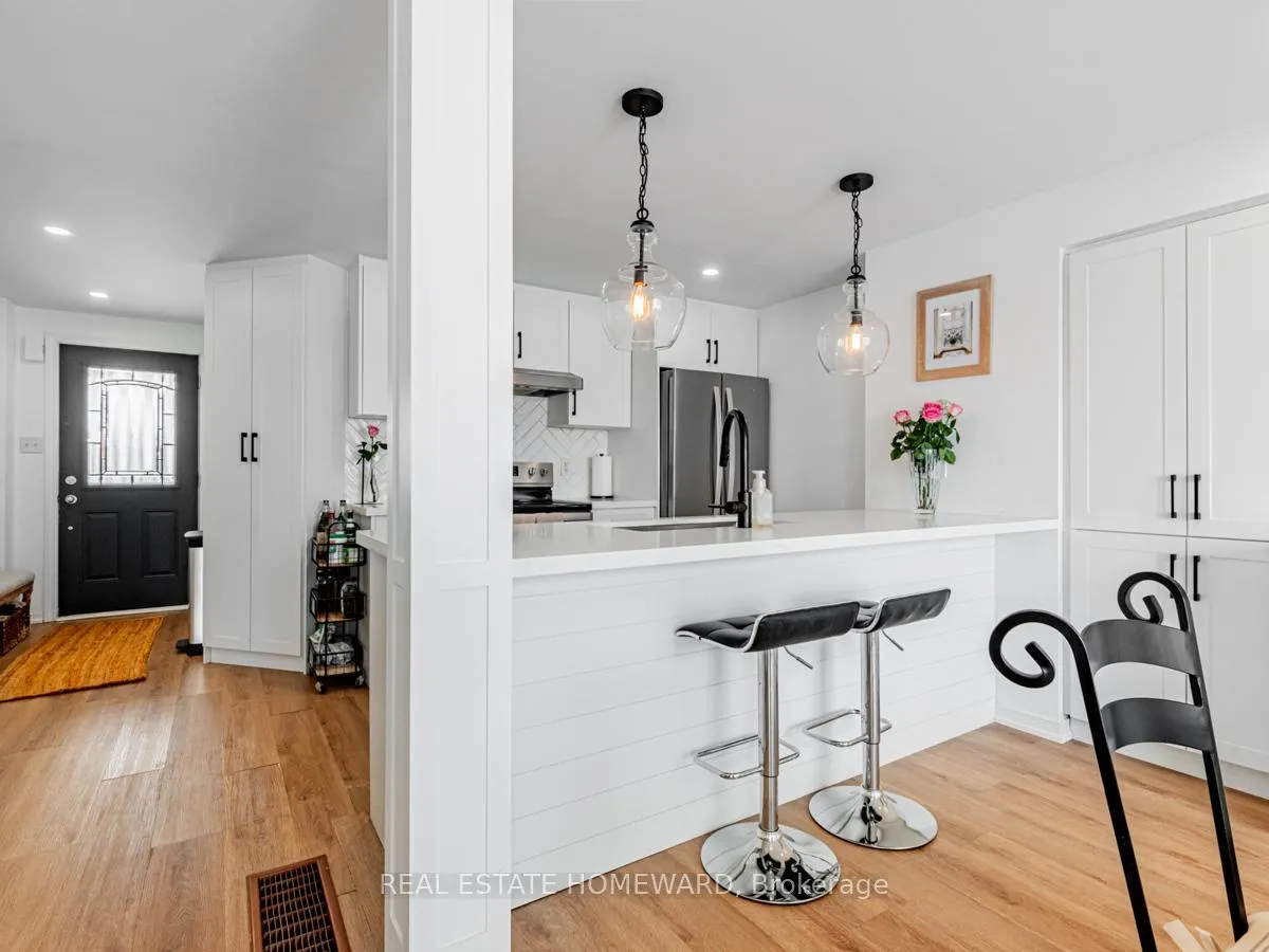 Photo 7 of 2033 Swan Street, Innisfil, Alcona — HOMEH