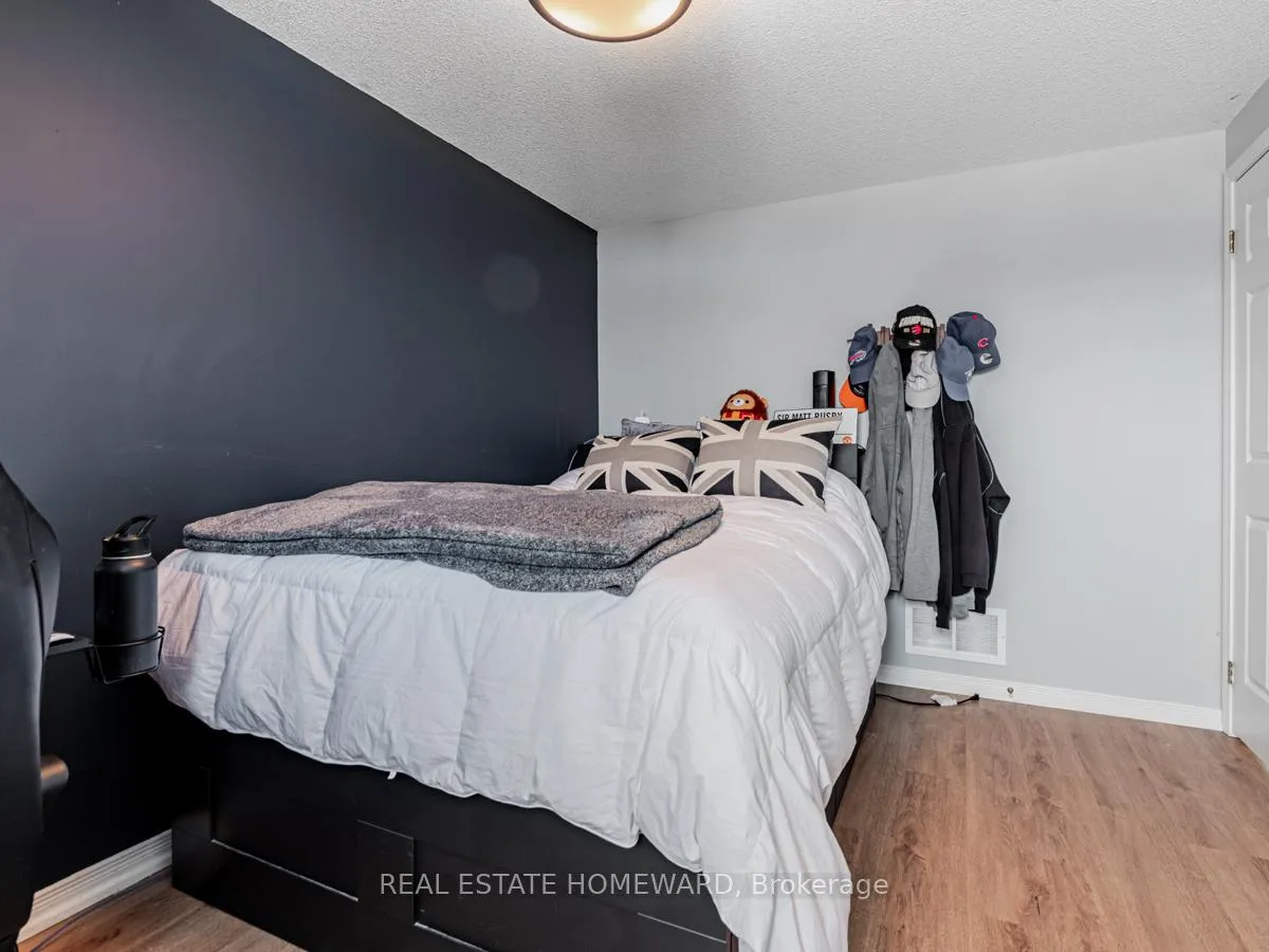 Photo 23 of 2033 Swan Street, Innisfil, Alcona — HOMEH