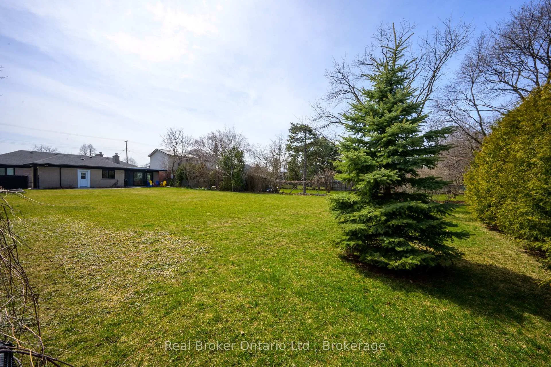 Photo 3 of 56 East 43Rd Street, Hamilton, Sunninghill — HOMEH