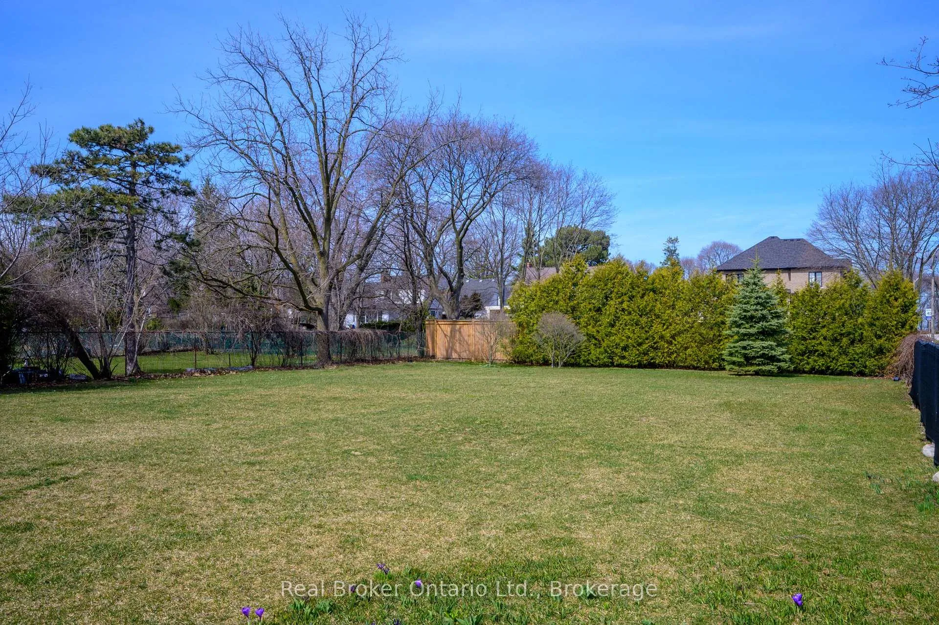 Photo 4 of 56 East 43Rd Street, Hamilton, Sunninghill — HOMEH