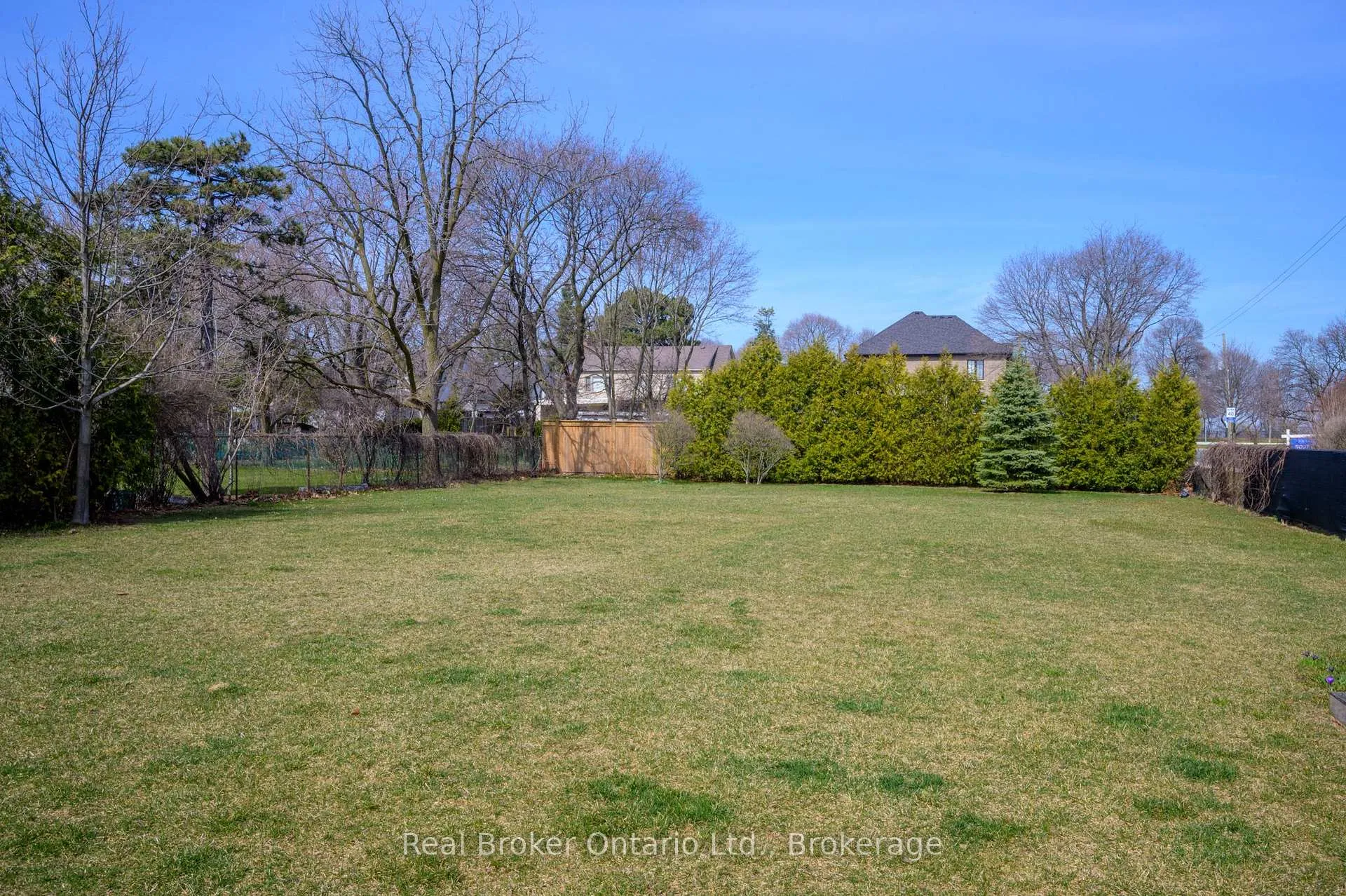Photo 5 of 56 East 43Rd Street, Hamilton, Sunninghill — HOMEH