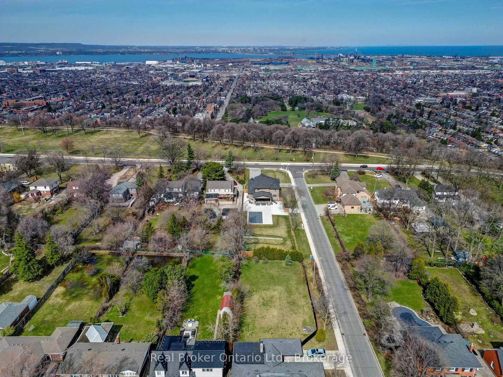 Photo 9 of 56 East 43Rd Street, Hamilton, Sunninghill — HOMEH